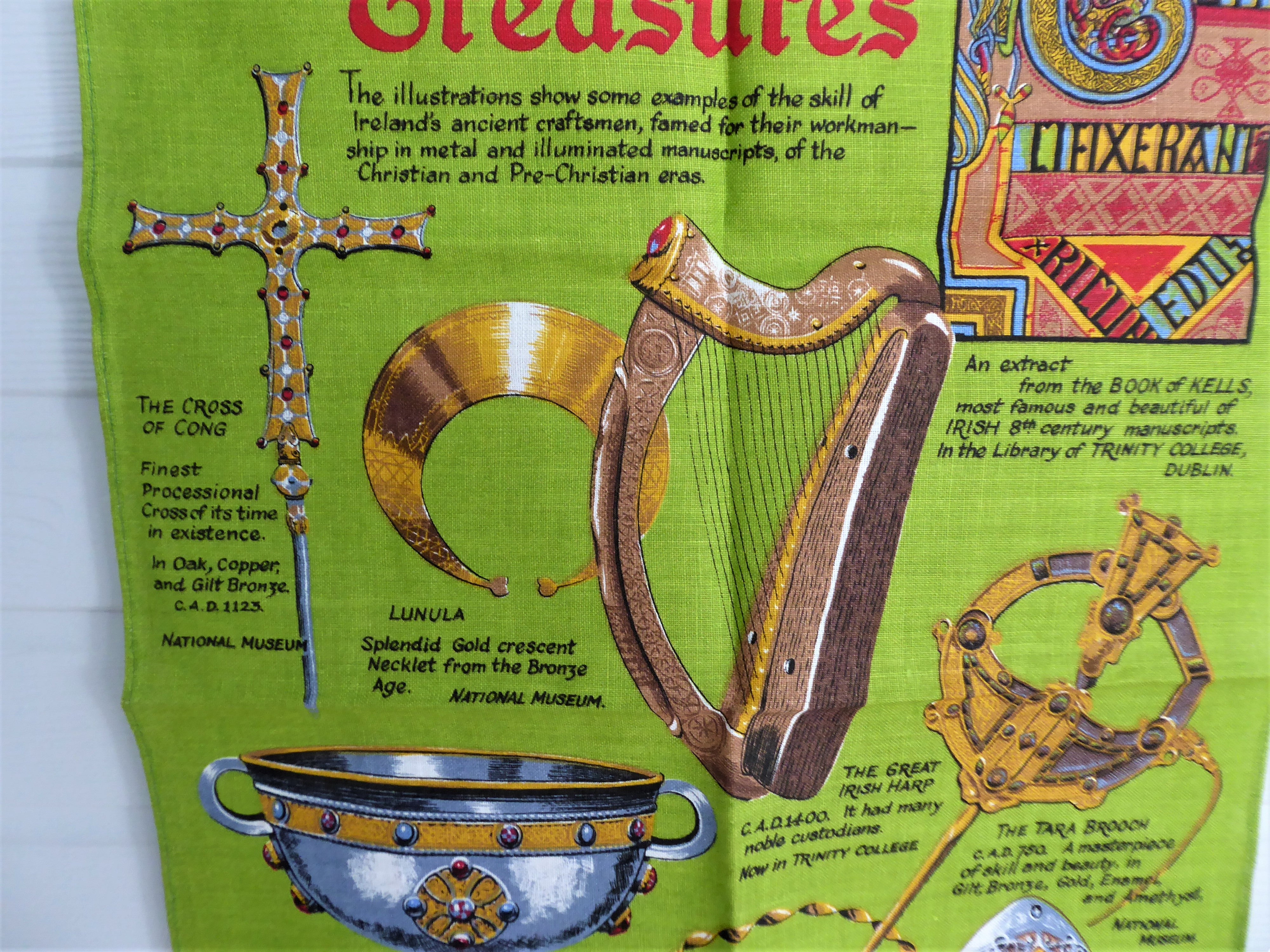 Premium Irish Linen Dish Towel & Tea Towel Set - Authentic Ireland Treasures Design with Tara Brooch & Ardagh Chalice in Emerald Green - Perfect for Kitchen, Dining & Irish-Themed Home Decor
