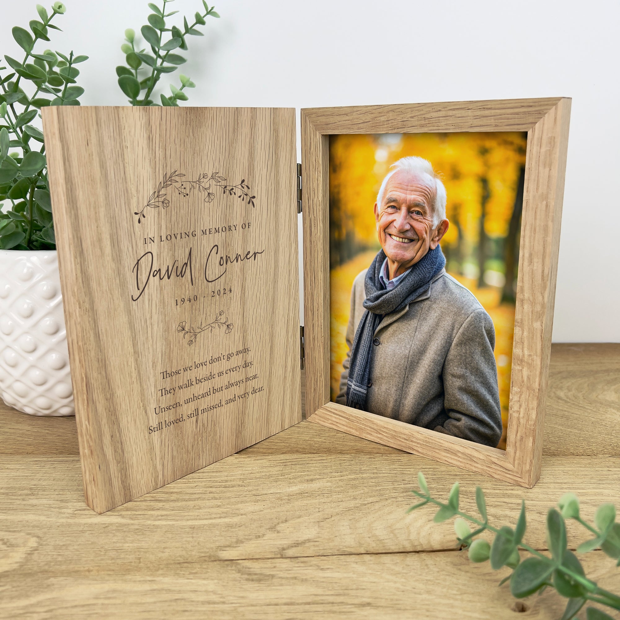 Personalized Memorial Wreath Photo Frame - Custom Engraved Picture Display for Loved Ones - Perfect for Home Decor, Graveside Tributes & Memorial Gifts