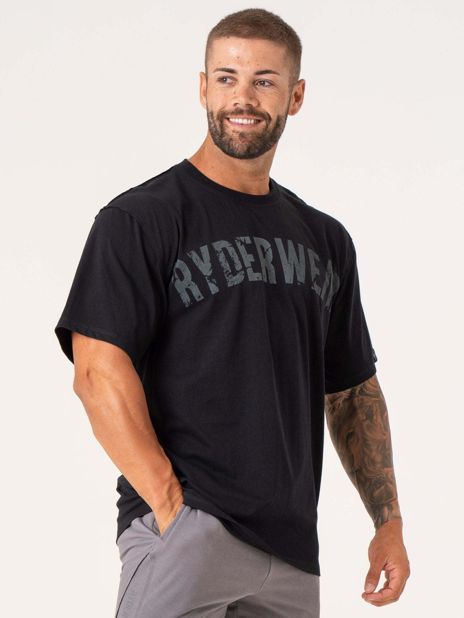 Force Oversized T-Shirt for Men - Black | Comfortable & Stylish Streetwear for Casual Outfits & Loungewear