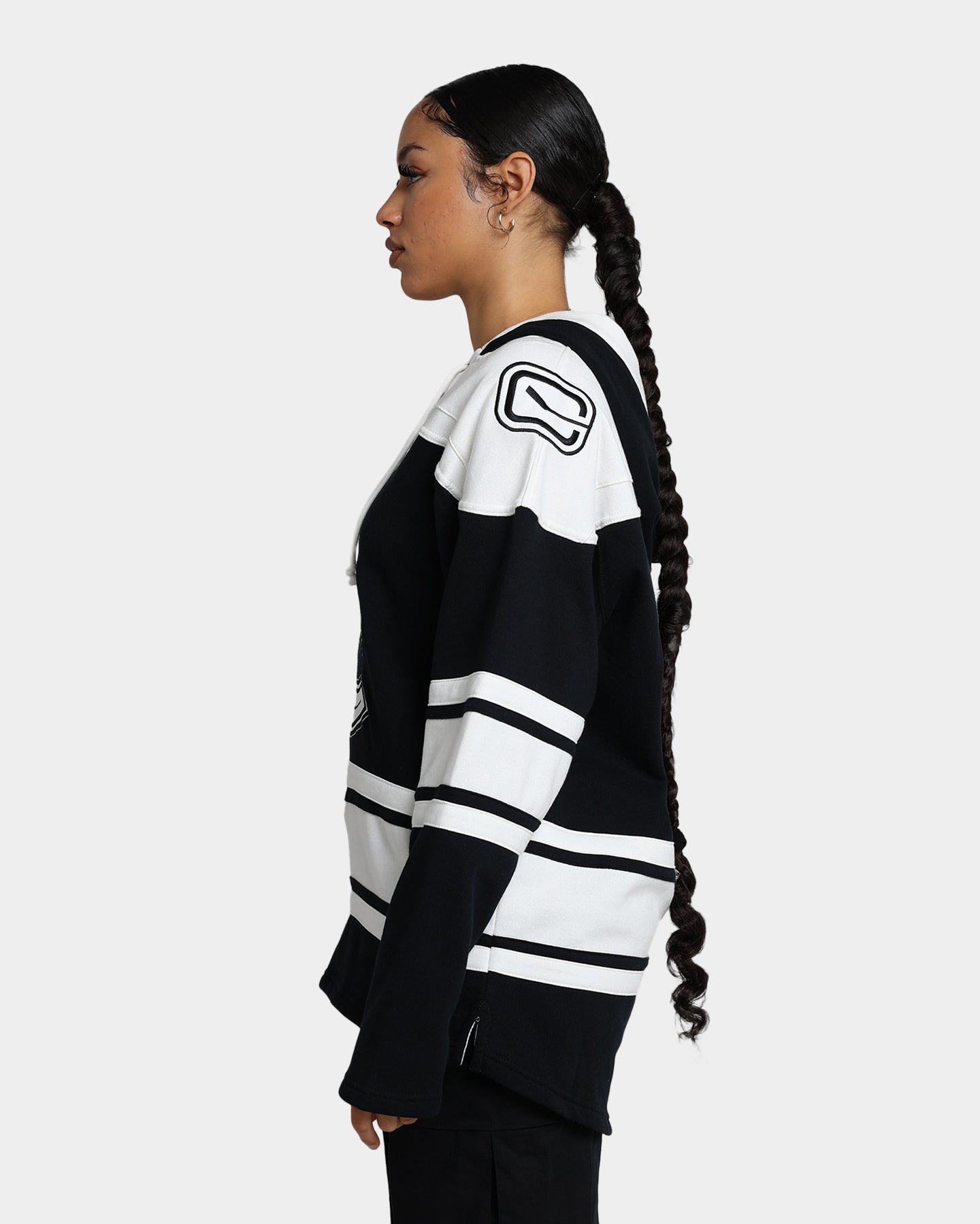 47 Brand Vancouver Canucks Superior Lacer Hoodie - Jet Black NHL Hockey Fan Apparel for Men & Women - Perfect for Game Day & Casual Wear