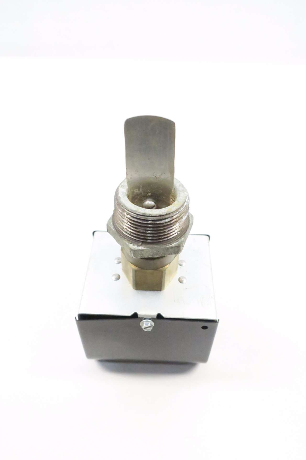 ITT FS4-3 McDonnell & Miller Flow Switch D541083 - Industrial Liquid Flow Monitoring for HVAC, Plumbing & Water Treatment Systems