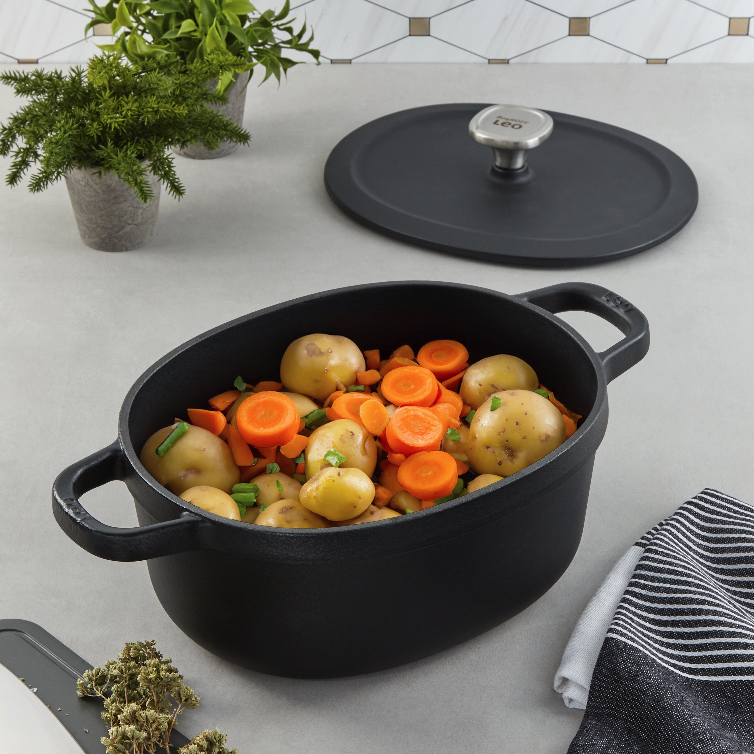 BergHOFF Leo Graphite 4-Piece Cast Iron Stockpot Set with Lids - Durable Cookware for Soups, Stews & Boiling Pasta - Perfect for Home Chefs & Professional Kitchens