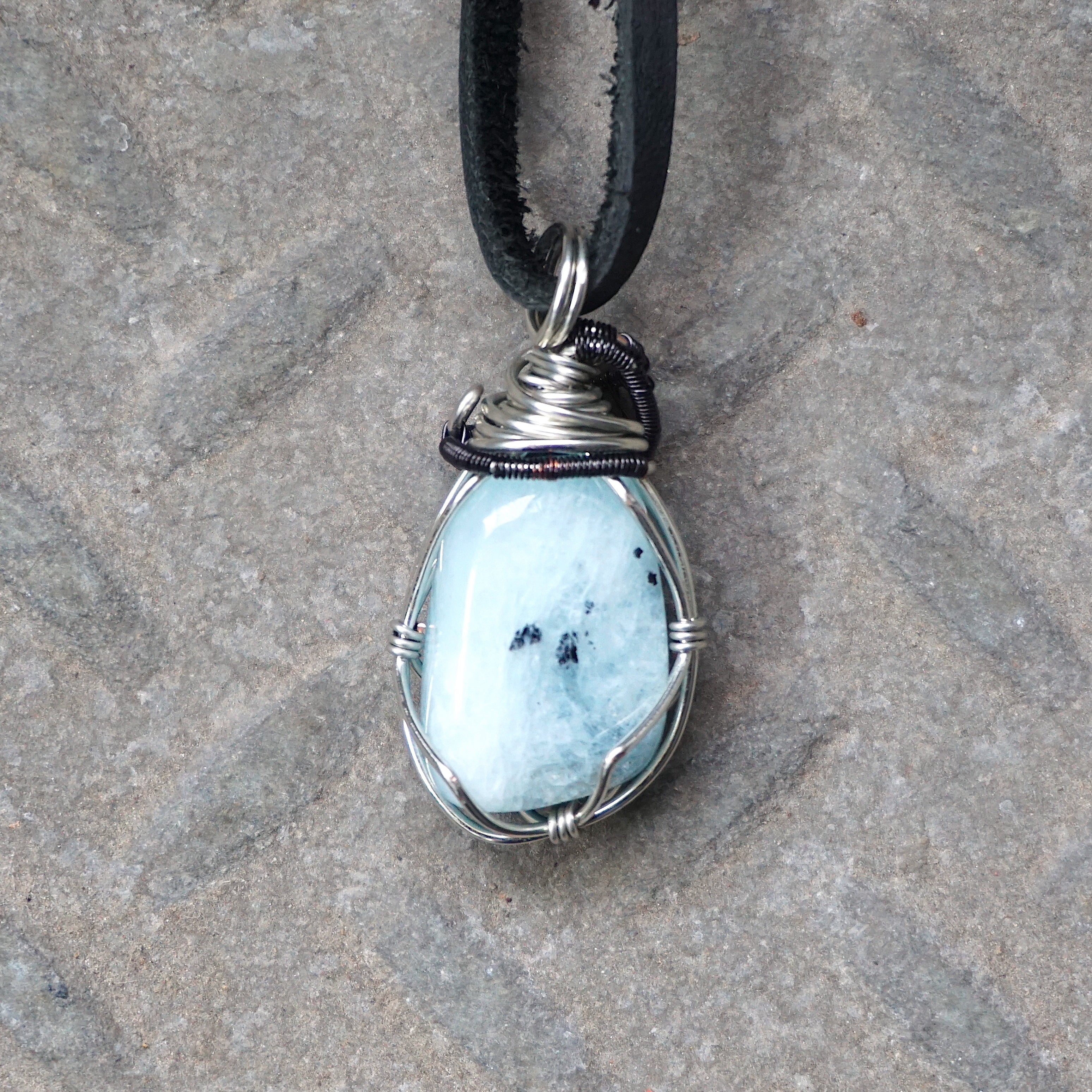 Elegant Aquamarine Crystal Necklace with Mixed Wire Design in Black & Silver Copper – Perfect for Weddings, Parties & Everyday Wear