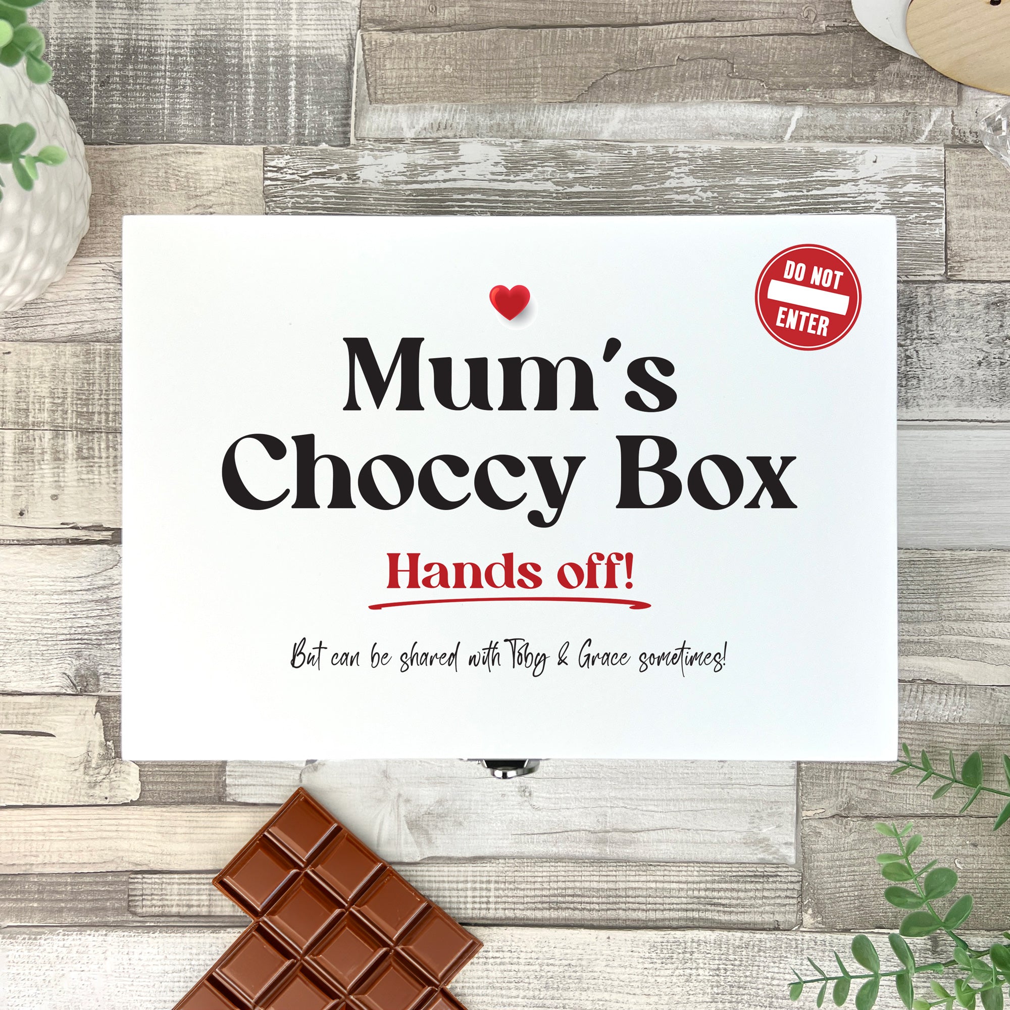Personalized Mom's Snack & Chocolate Gift Box - White Hamper Gift Basket (3 Sizes: 22cm, 27cm, 30cm) - Perfect for Mother's Day, Birthday & Thank You Gifts