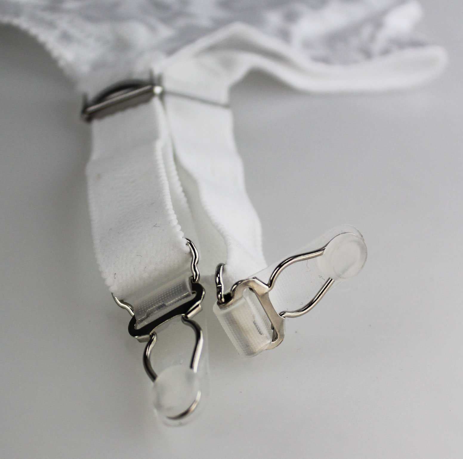 Vintage Women's Garter Belt with 4 Wide Straps & Metal Clips - Black/White Sexy Stocking Holder for Lingerie, Bridal, and Boudoir Fashion
