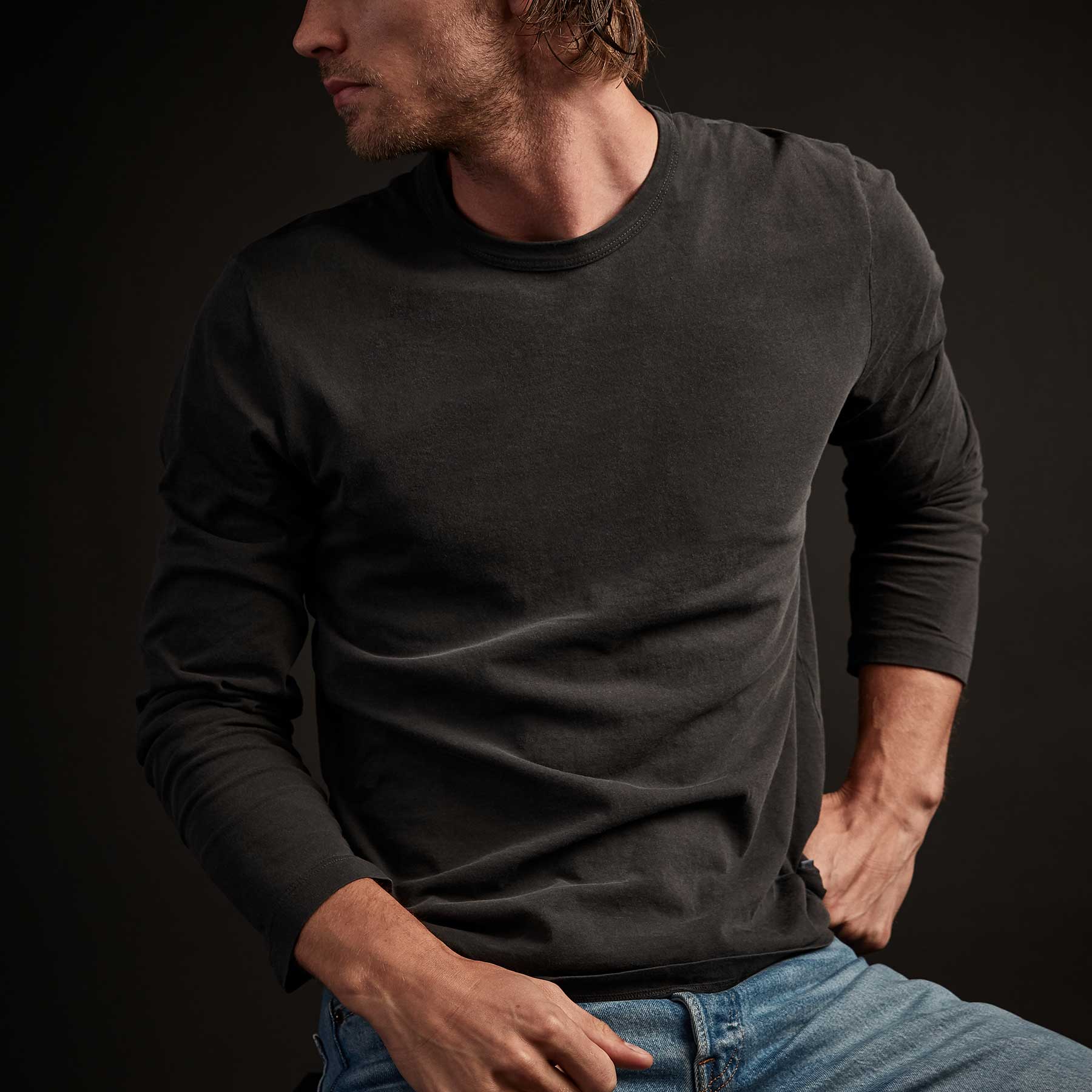 Men's Long Sleeve Crew Neck T-Shirt - Carbon Pigment Color - Comfortable Casual & Workwear for Everyday Use