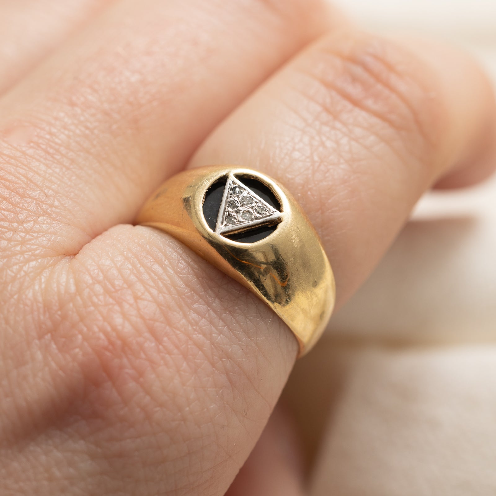 Onyx and Diamond Signet Ring for Men - 1.00ct Black Onyx with 0.03ctw Diamond Accents - Size 8 - Elegant Statement Jewelry for Weddings, Gifts & Special Occasions