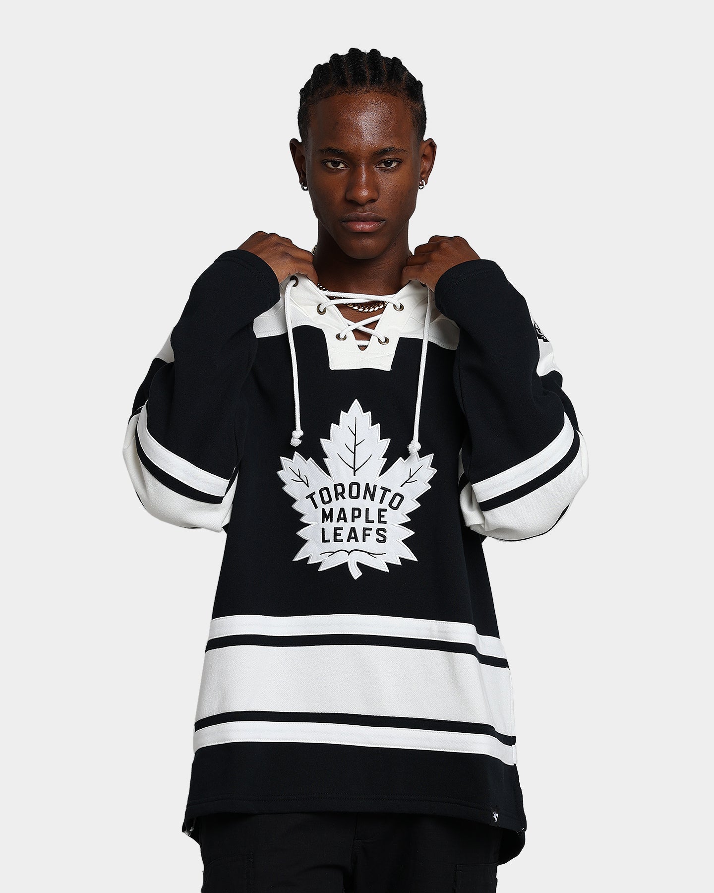 47 Brand Toronto Maple Leafs Superior Lacer Hoodie - Jet Black NHL Hockey Fan Apparel - Cozy Pullover Sweatshirt for Men & Women - Perfect for Game Day, Tailgating & Casual Wear