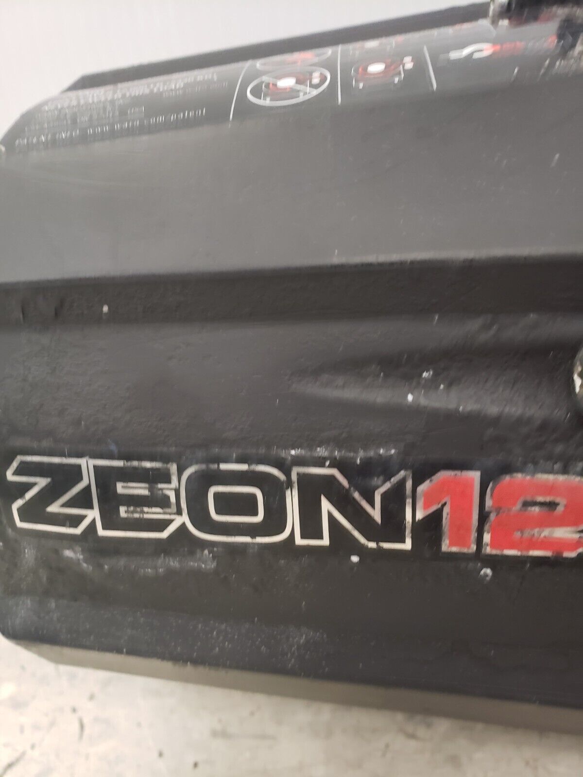 Warn Zeon 12 Electric 12 Volt Winch - Heavy Duty Off-Road Recovery for Jeep, Truck & SUV - Perfect for Towing, Mud & Snow Rescue