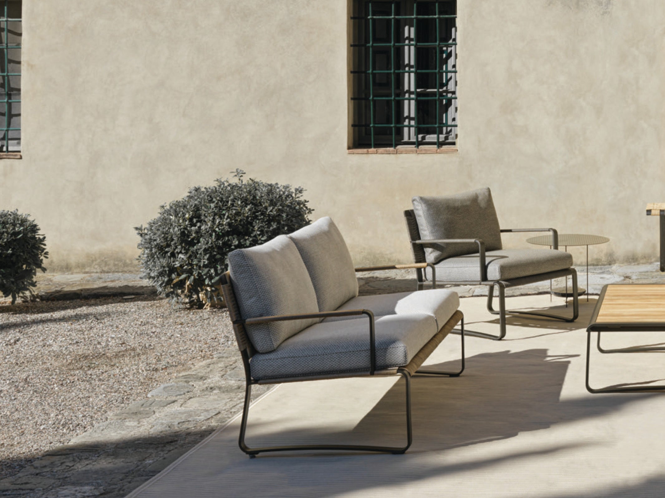 Phoenix Lounge Chair - Modern Comfortable Recliner for Living Room, Bedroom & Office - Perfect for Relaxing, Reading & Napping