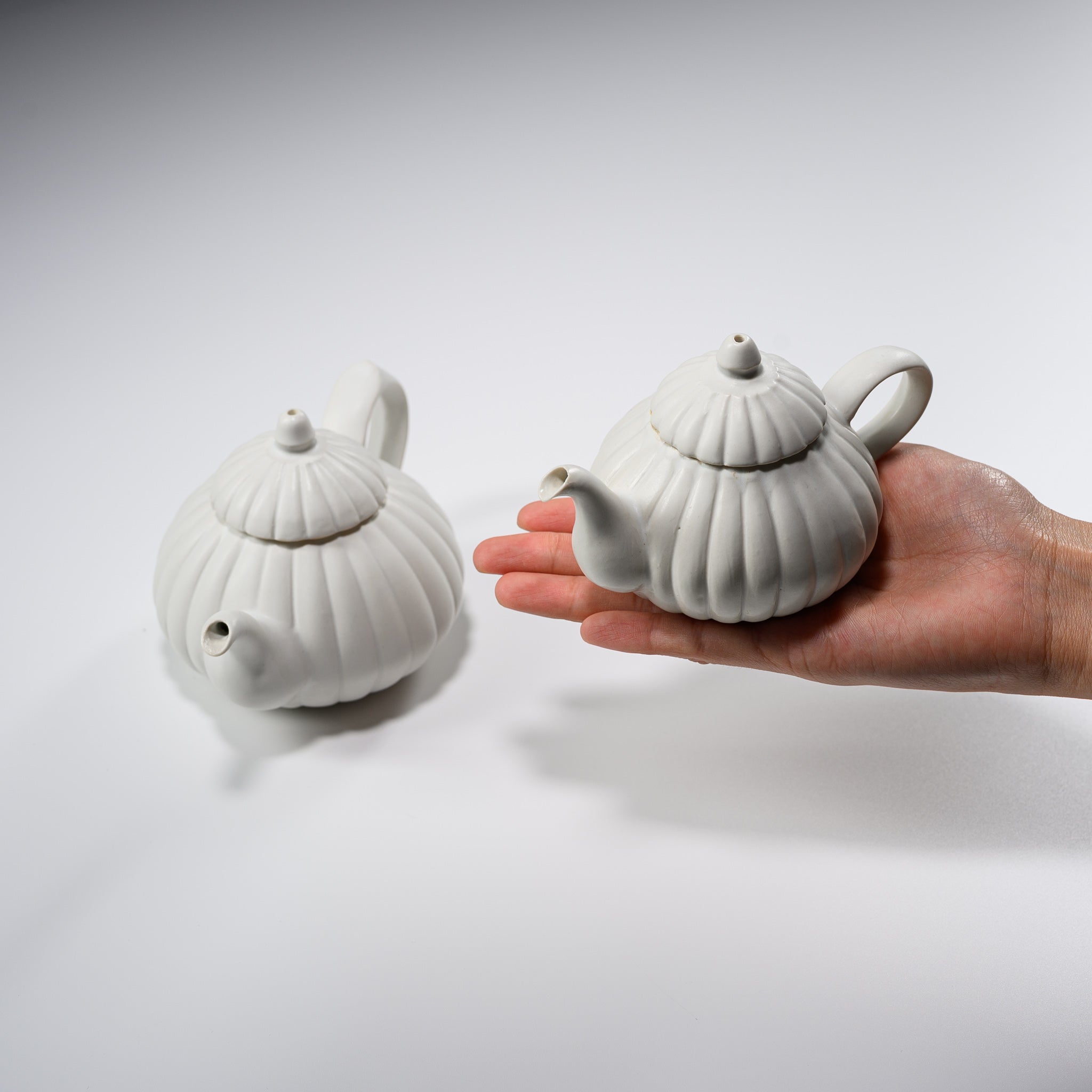 USUKIYAKI Handmade Onion Teapot - Small Japanese Ceramic Teapot for Green Tea, Herbal Tea & Matcha | Perfect for Tea Ceremonies, Home Decor & Gift Giving