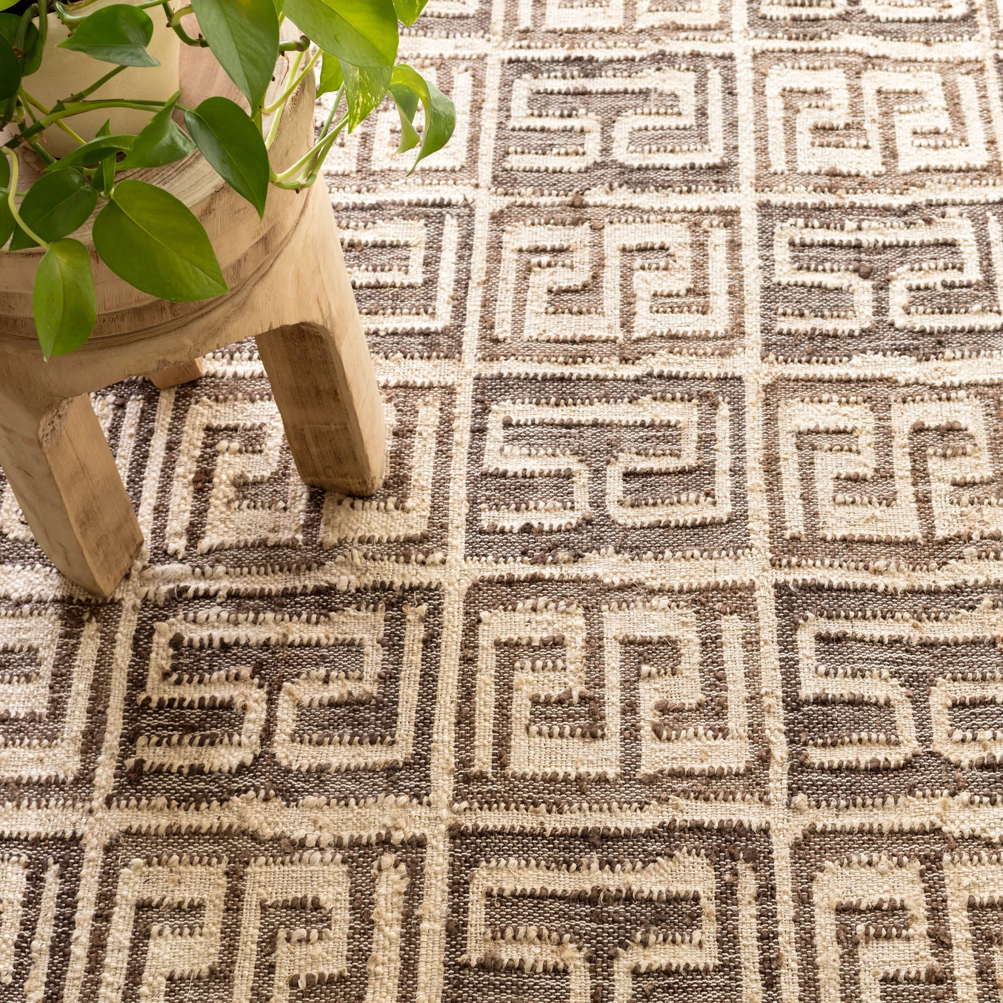 Handwoven Jute Rug - Natural Brown Boho Chic Floor Mat for Living Room, Bedroom & Home Decor | Eco-Friendly & Durable
