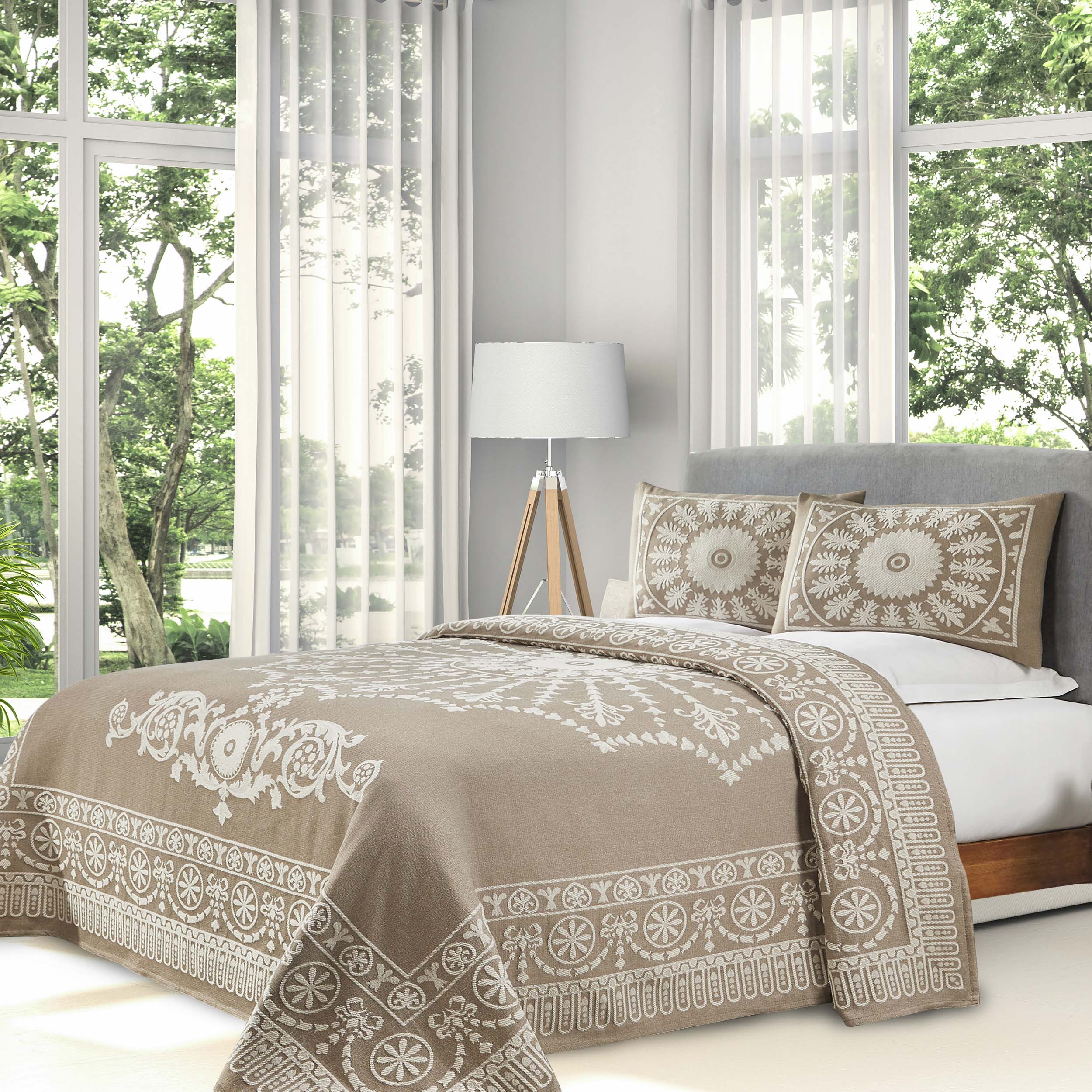 Traditional Medallion Cotton Blend Woven Jacquard Bedspread Set - Queen Size Luxury Bedding for Master Bedroom - Perfect for Home Decor, Guest Room & Hotel Use