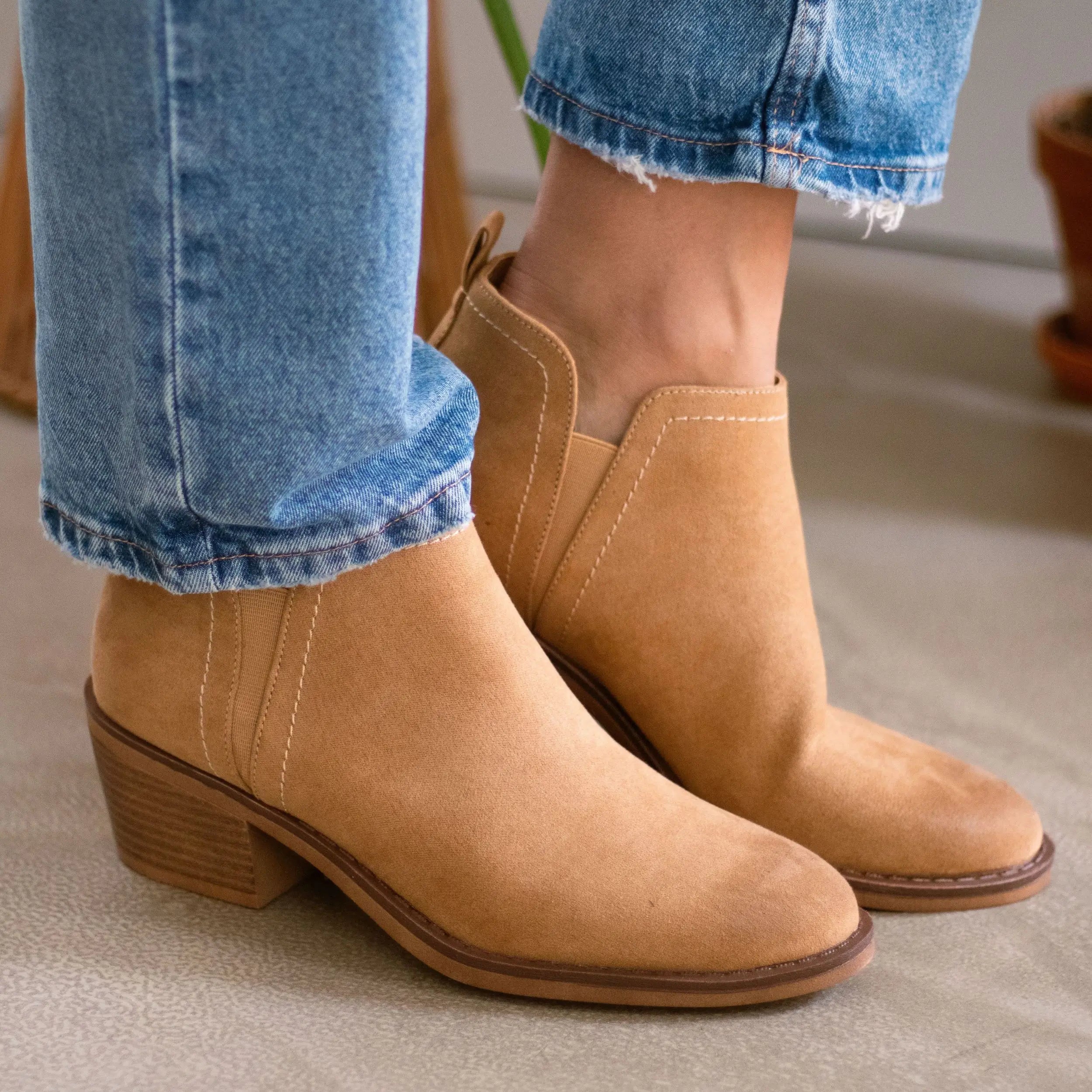 York Camel Bootie - Women's Comfortable Winter Ankle Boots with Soft Fur Lining | Perfect for Cold Weather, Snow, and Casual Outfits