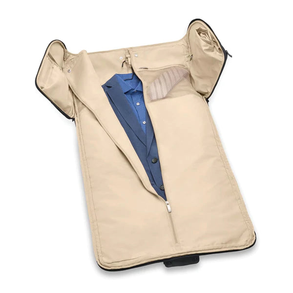Briggs & Riley Baseline Garment Duffle Bag - Water-Resistant Travel Duffel for Business & Gym - Perfect for Carry-On Luggage & Weekend Getaways