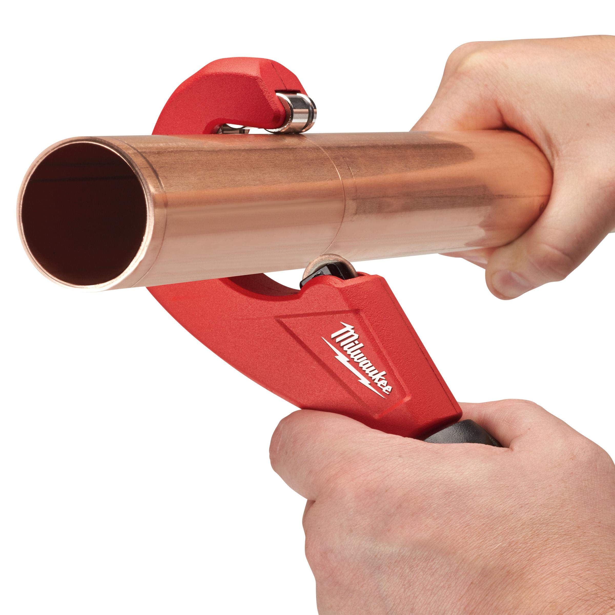 Milwaukee 48229252 Constant Swing Copper Tube Cutter 3-42mm - Professional HVAC & Plumbing Tool for Precision Pipe Cutting in Tight Spaces