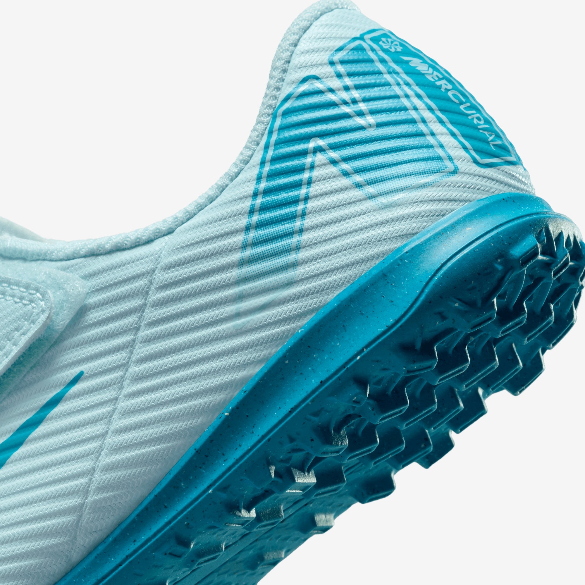 Nike Jr. Mercurial Vapor 16 Club Soccer Cleats - Youth Football Shoes for Boys & Girls - Lightweight & Durable for Turf & Grass Fields - Perfect for Training & Matches