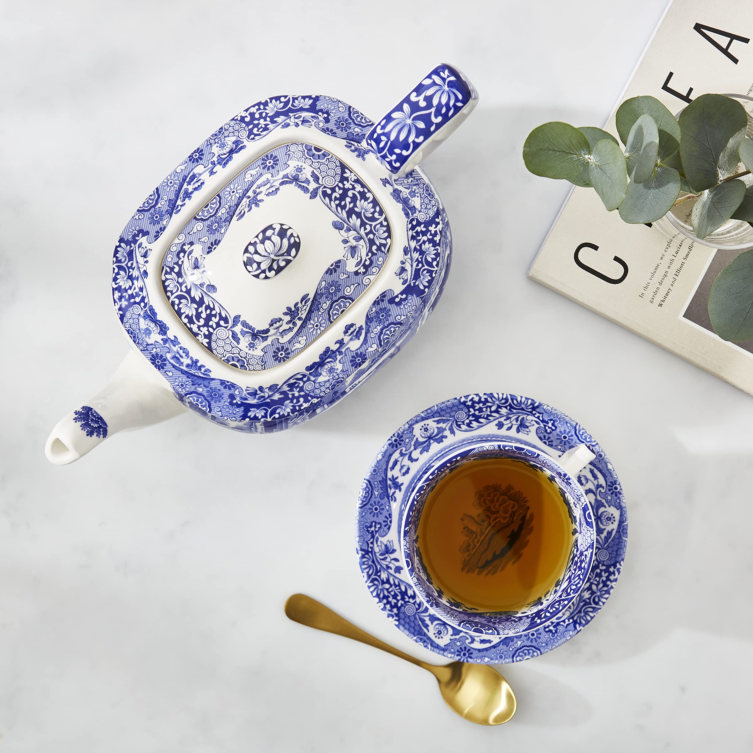 Spode Blue Italian Collection Teapot with Infuser - 40oz Earthenware Teapot, Dishwasher & Microwave Safe - English Made Blue & White Ceramic Teapot for Afternoon Tea, Gifts & Home Decor