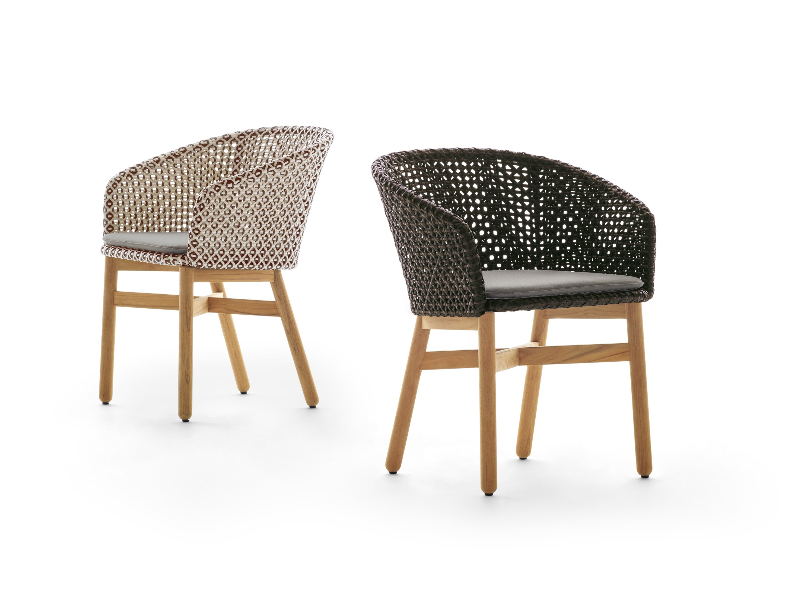 Comfortable Embrace Armchair - Modern Accent Chair for Living Room, Bedroom & Office - Perfect for Relaxing, Reading & Lounging