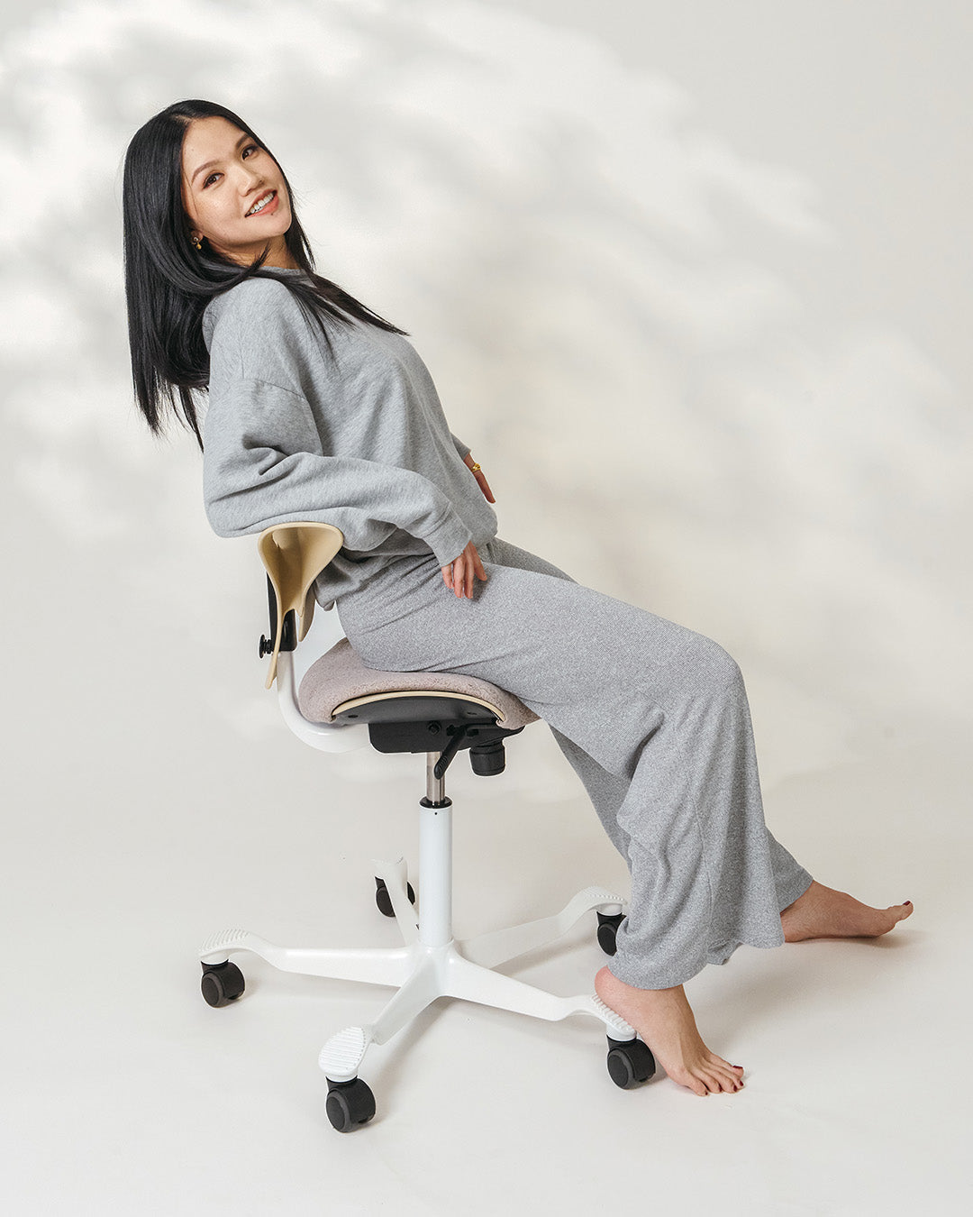 HÅG Capisco Puls 8020 Ergonomic Office Chair with Kvadrat Sand ARDA Fabric - Modern Design Collection for Home & Workspace Comfort
