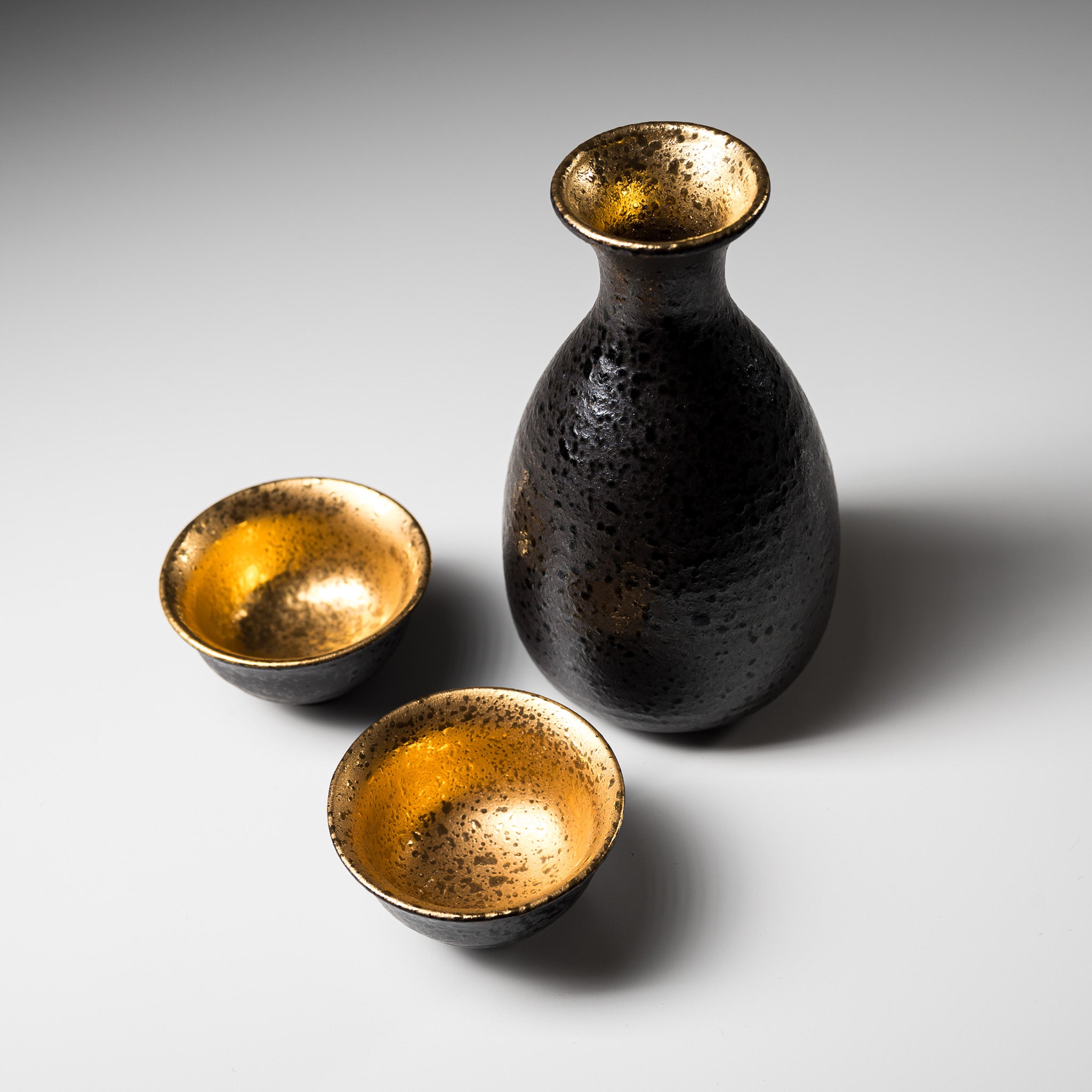 Premium Mino Ware Pottery Sake Set - Black Crystal Glaze with Gold Accents | Traditional Japanese Ceramic Drinking Vessels for Sake, Tea & Special Occasions | Elegant Gift for Home Bar & Asian Dining Experience