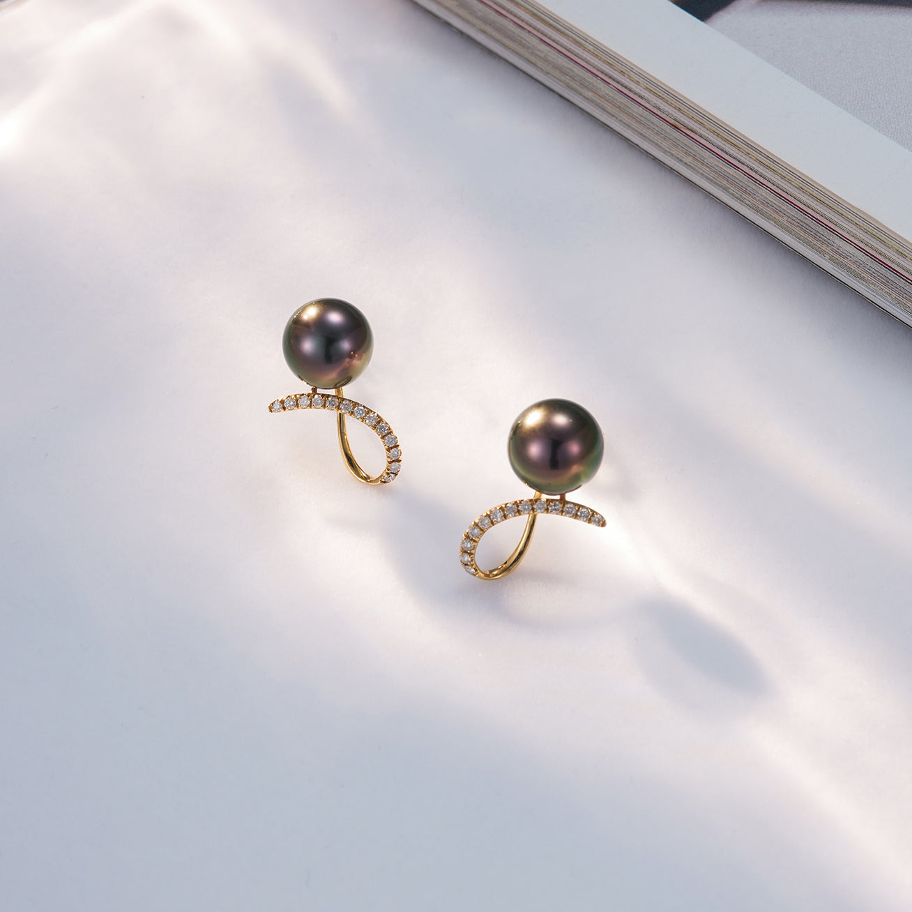 18K Gold Diamond Tahitian Pearl Earrings for Women - Luxury Stud Earrings with Genuine Pearls & Diamonds - Perfect for Weddings, Anniversaries & Special Occasions