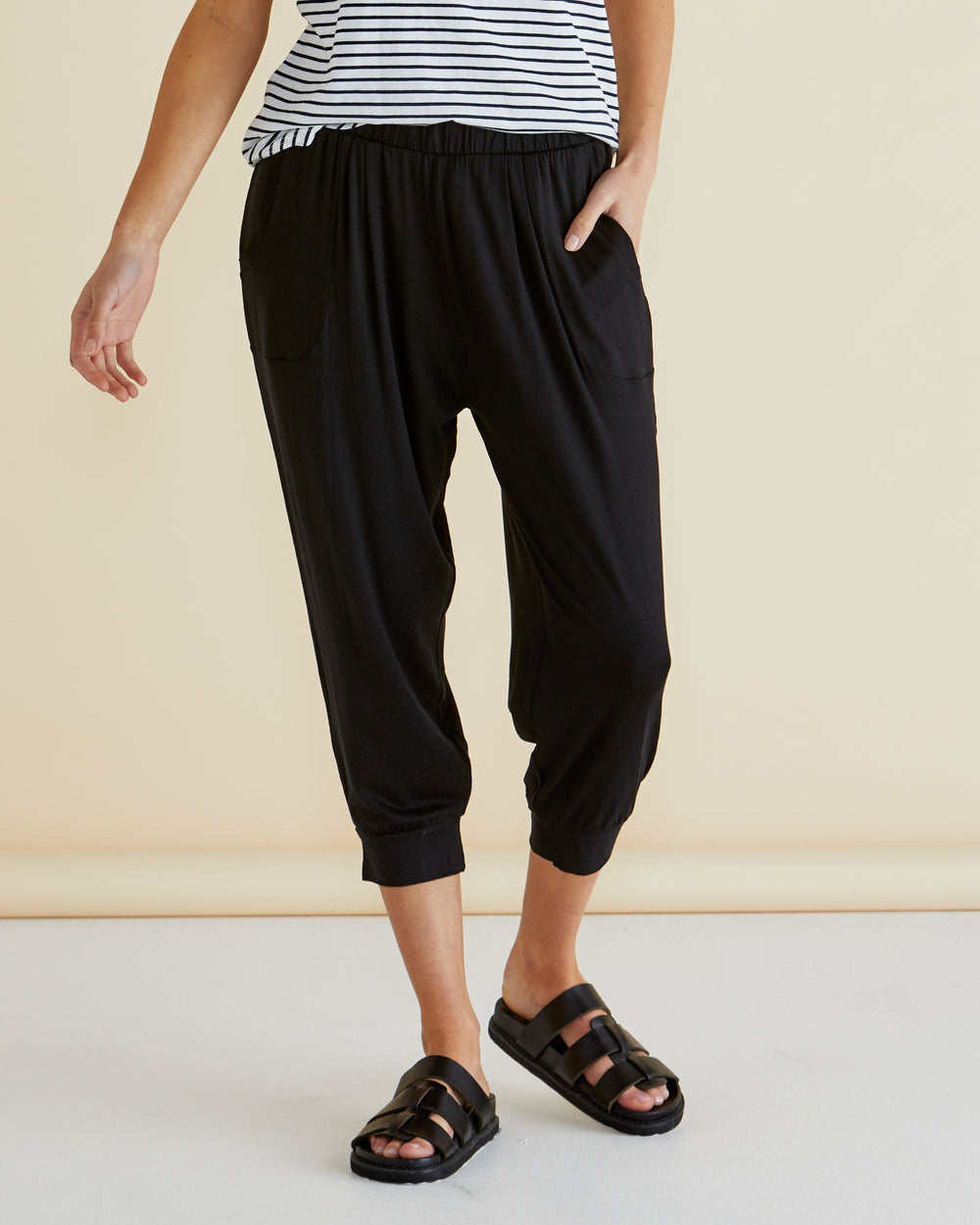 Betty Basics Tokyo 3/4 Length Casual Pants for Women - Black | Comfortable Stretch Trousers for Work, Travel & Everyday Wear