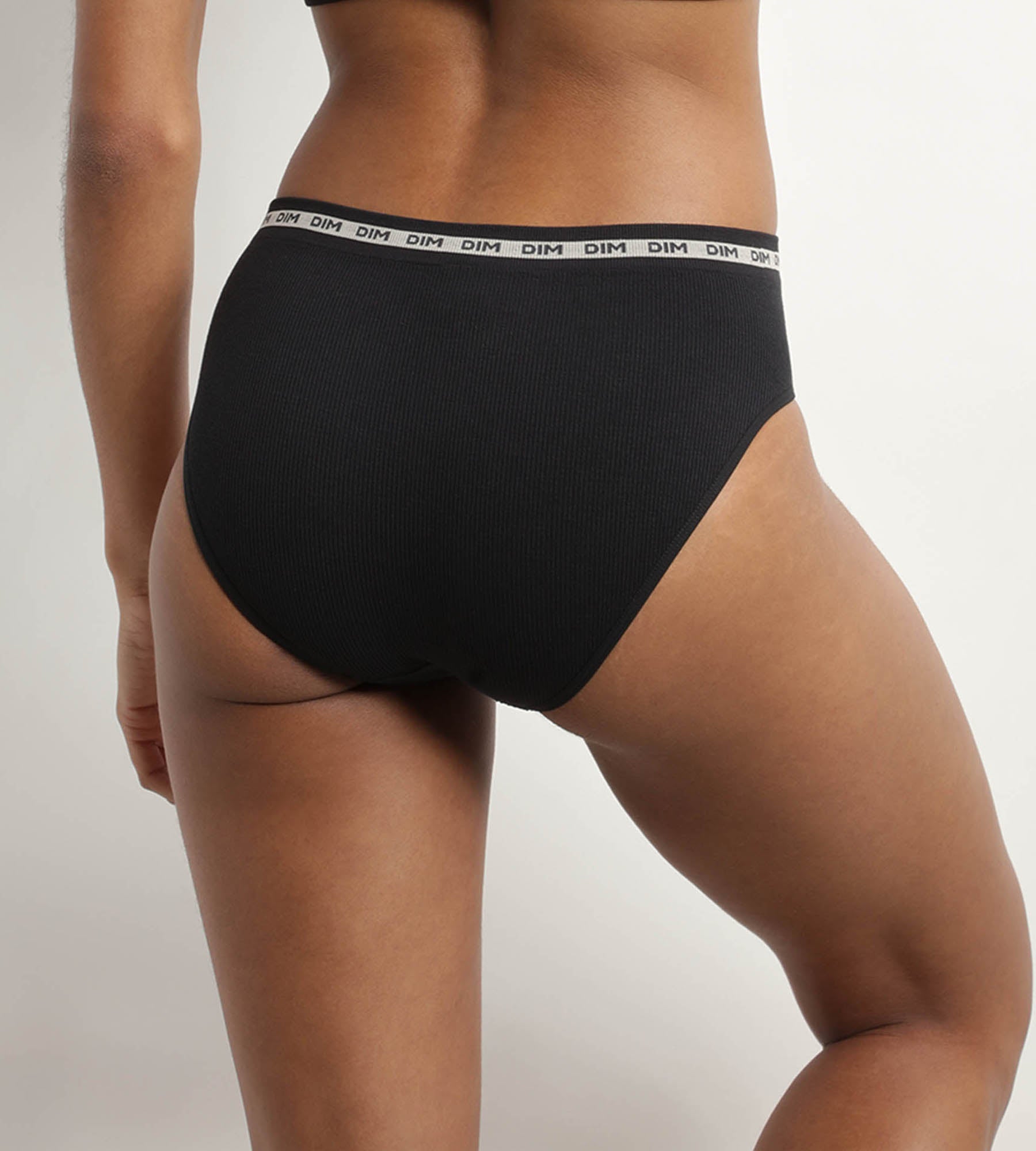 Seamless Black Modal Polyamide Women's Slip - Comfortable No-Seam Underwear for Everyday Wear & Layering