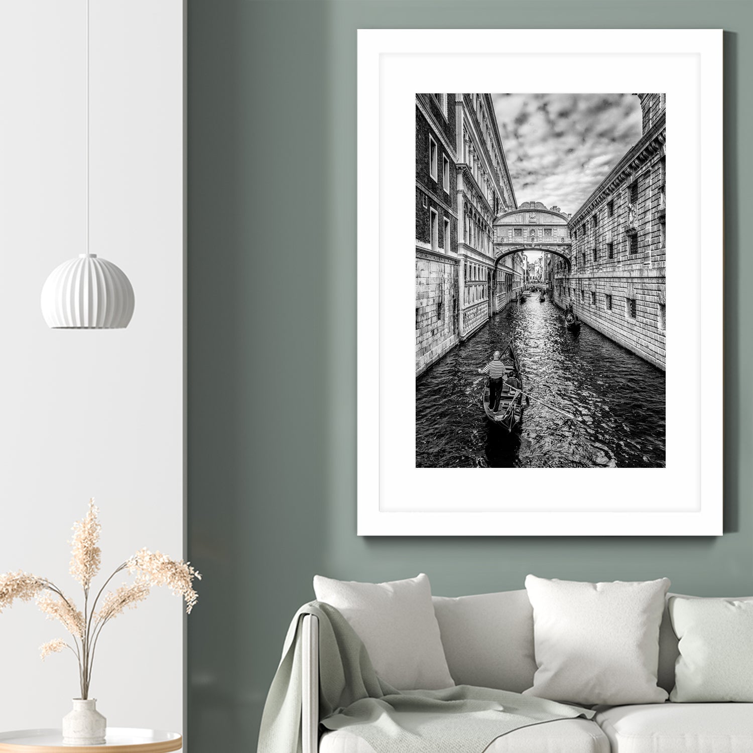 Bridge of Sighs Venice Italy - Historic Landmark & Romantic Photo Spot for Travelers | Perfect for Gondola Rides & Venice Tours