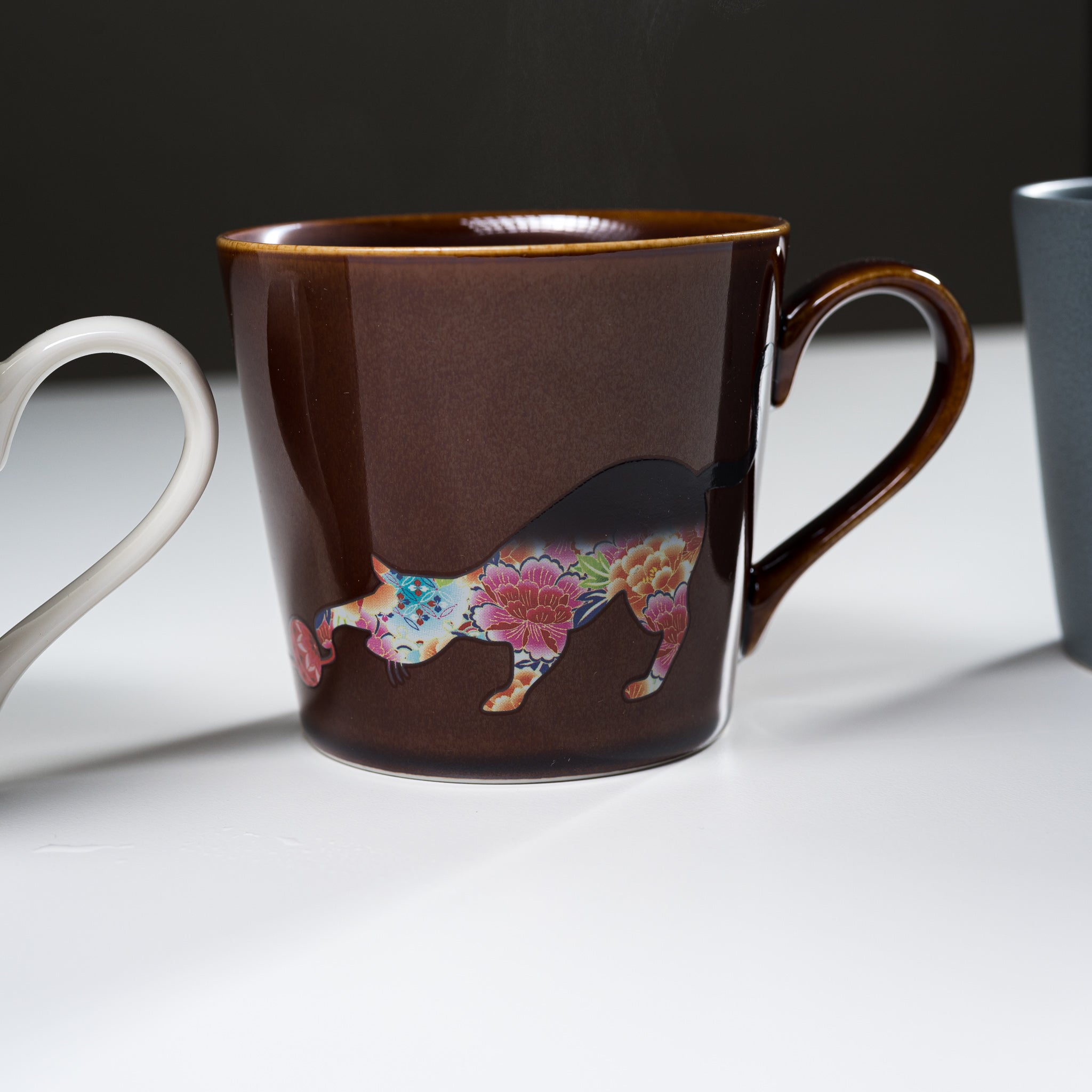 Japanese Mino Ware Floral Cat Magic Thermal Mug - Heat Sensitive Color Changing Ceramic Coffee Cup (3 Colors) - Perfect for Tea, Coffee & Gifts