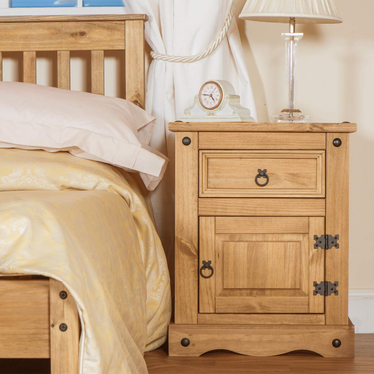 Modern Nightstands & Bedside Tables - Solid Wood End Tables for Bedroom & Living Room - Stylish Side Tables for Home Decor, Small Spaces & Apartment Essentials - Perfect for Reading Lamps, Alarm Clocks & Storage