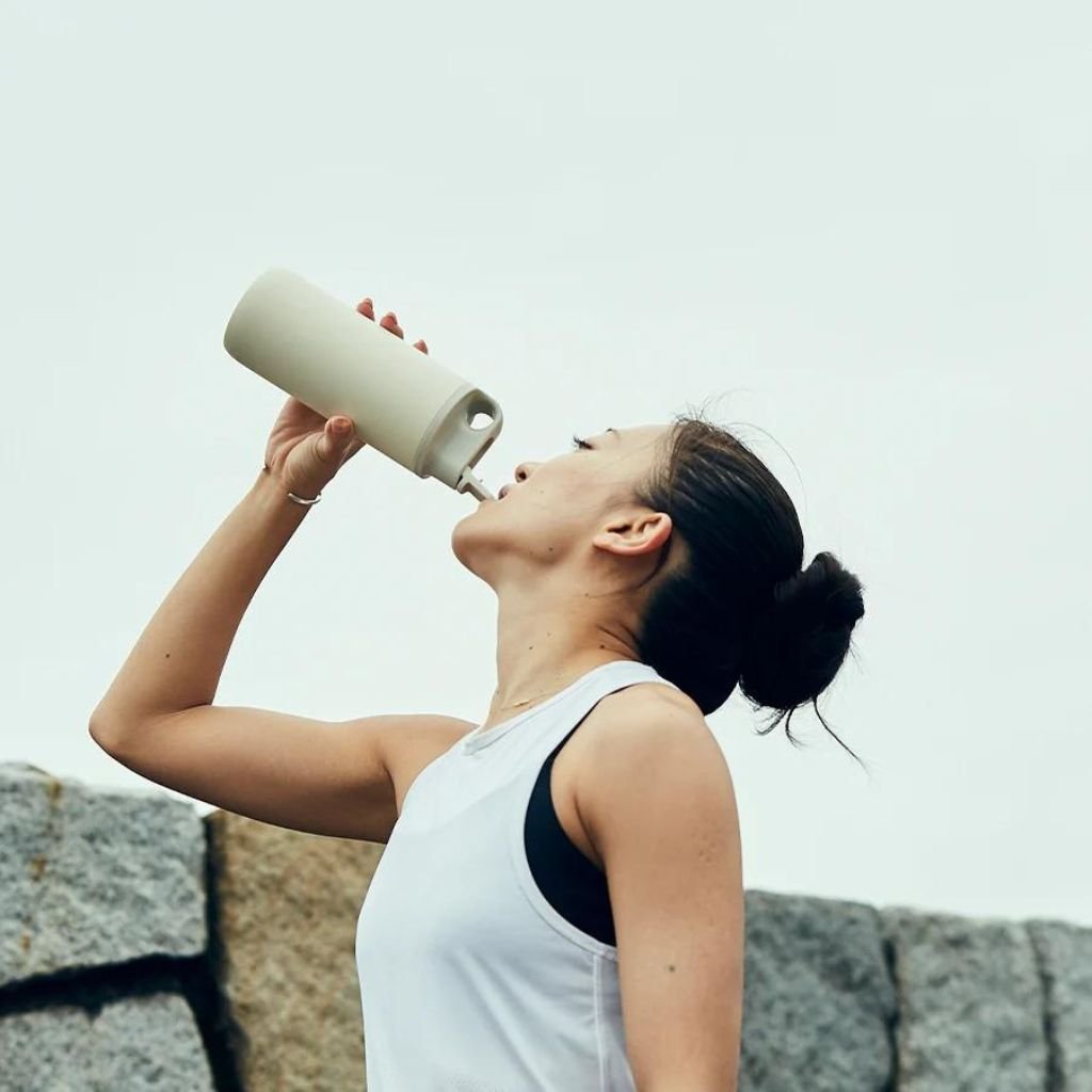 Kinto Active Tumbler Sports Water Bottle 600ml - Insulated Stainless Steel Vacuum Flask for Gym, Hiking & Travel - Leakproof & Sweatproof Design - Ash Pink