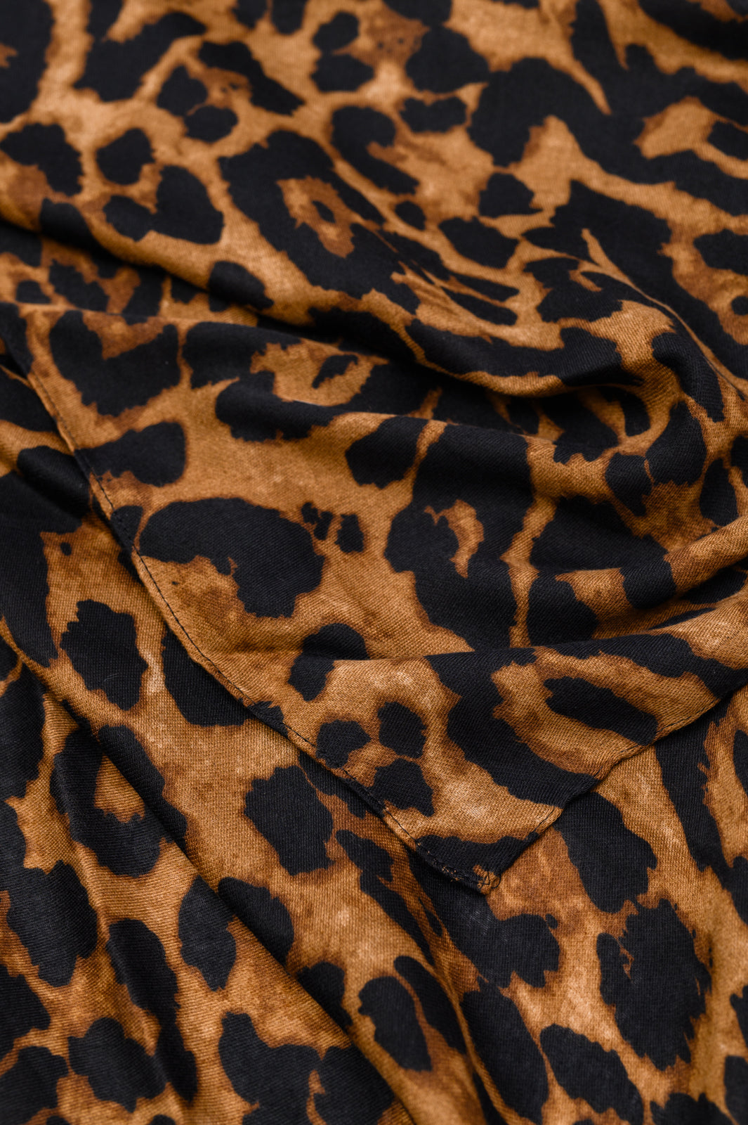 Stylish Leopard Print Scarf for Women - Soft Winter Fashion Accessory - Perfect for Cold Weather, Office Wear & Holiday Outfits