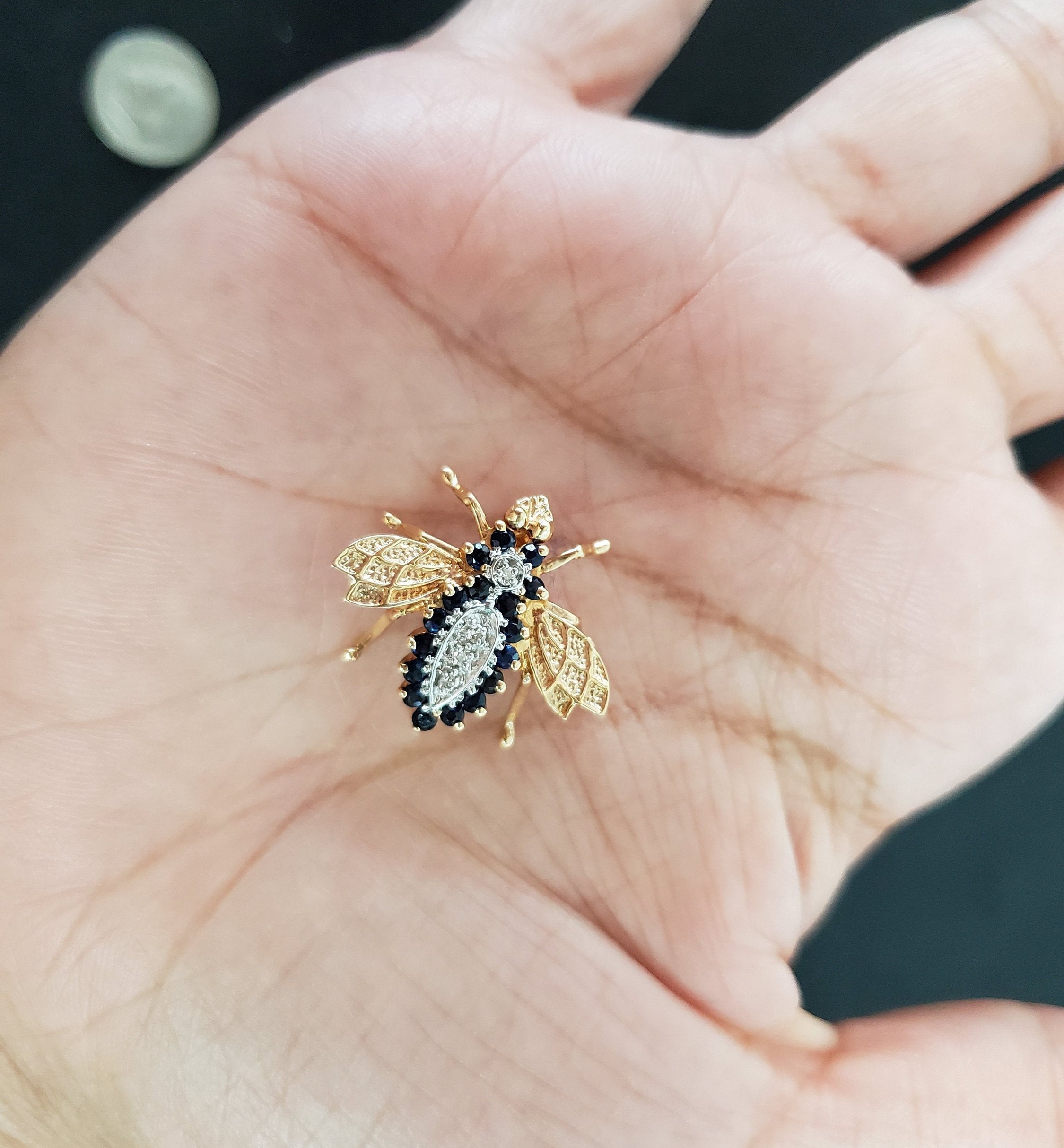 14K Yellow Gold Sapphire Diamond Bee Brooch .90cttw - Elegant Jewelry Gift for Women, Perfect for Weddings, Anniversaries & Special Occasions