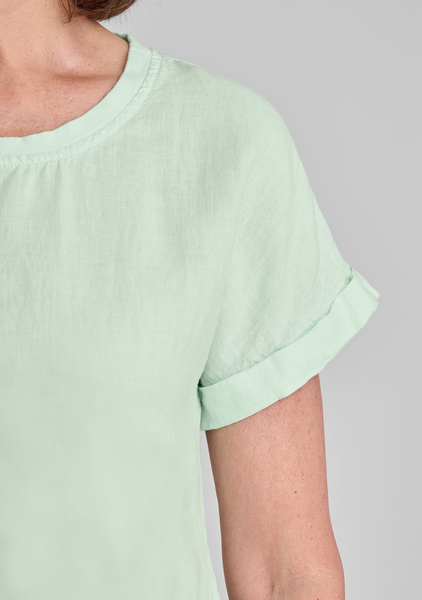 Linen T-Shirt for Women - Breathable & Comfortable Summer Tee Top - Casual Loose Fit Shirt for Everyday Wear, Beach, and Travel