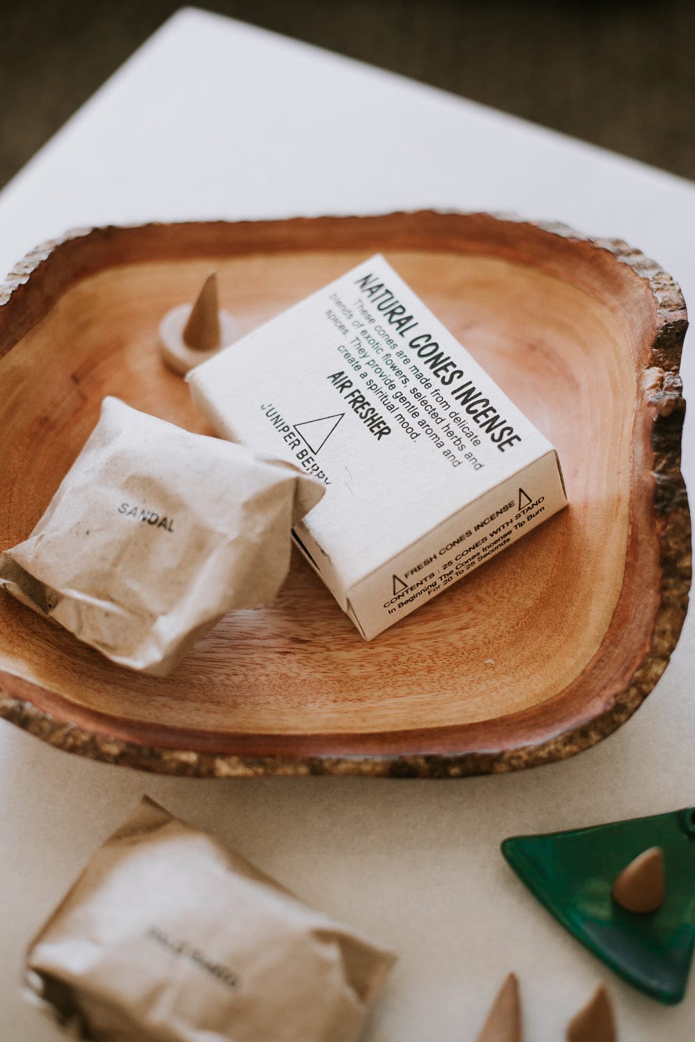 Premium Agarwood Incense Cones for Meditation & Relaxation - Natural Handmade Oud Fragrance Cones for Yoga, Aromatherapy, and Spiritual Practices