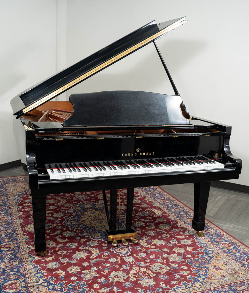 1982 Young Chang 6'10 PG 208 Grand Piano in Polished Ebony - Perfect for Concert Halls, Music Studios & Luxury Home Decor