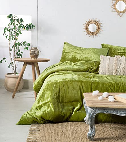 Premium Crushed Velvet Duvet Cover Set - 3 Piece Boho Chic Bedding Collection in Emerald Green (Queen Size 90x90 Inches) for Cozy Bedroom Decor & Luxury Hotel Style Home