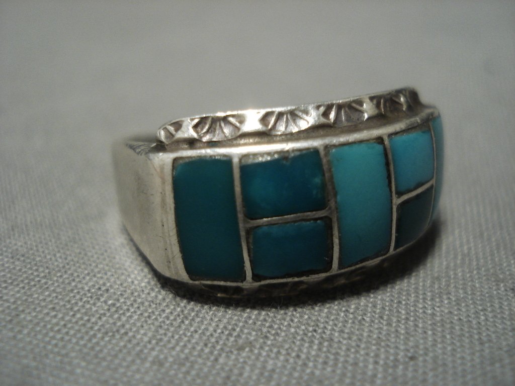 Vintage Native American Navajo Inlaid Turquoise Sterling Silver Ring - Handmade Southwest Jewelry for Women & Men - Perfect for Boho, Western & Festival Fashion