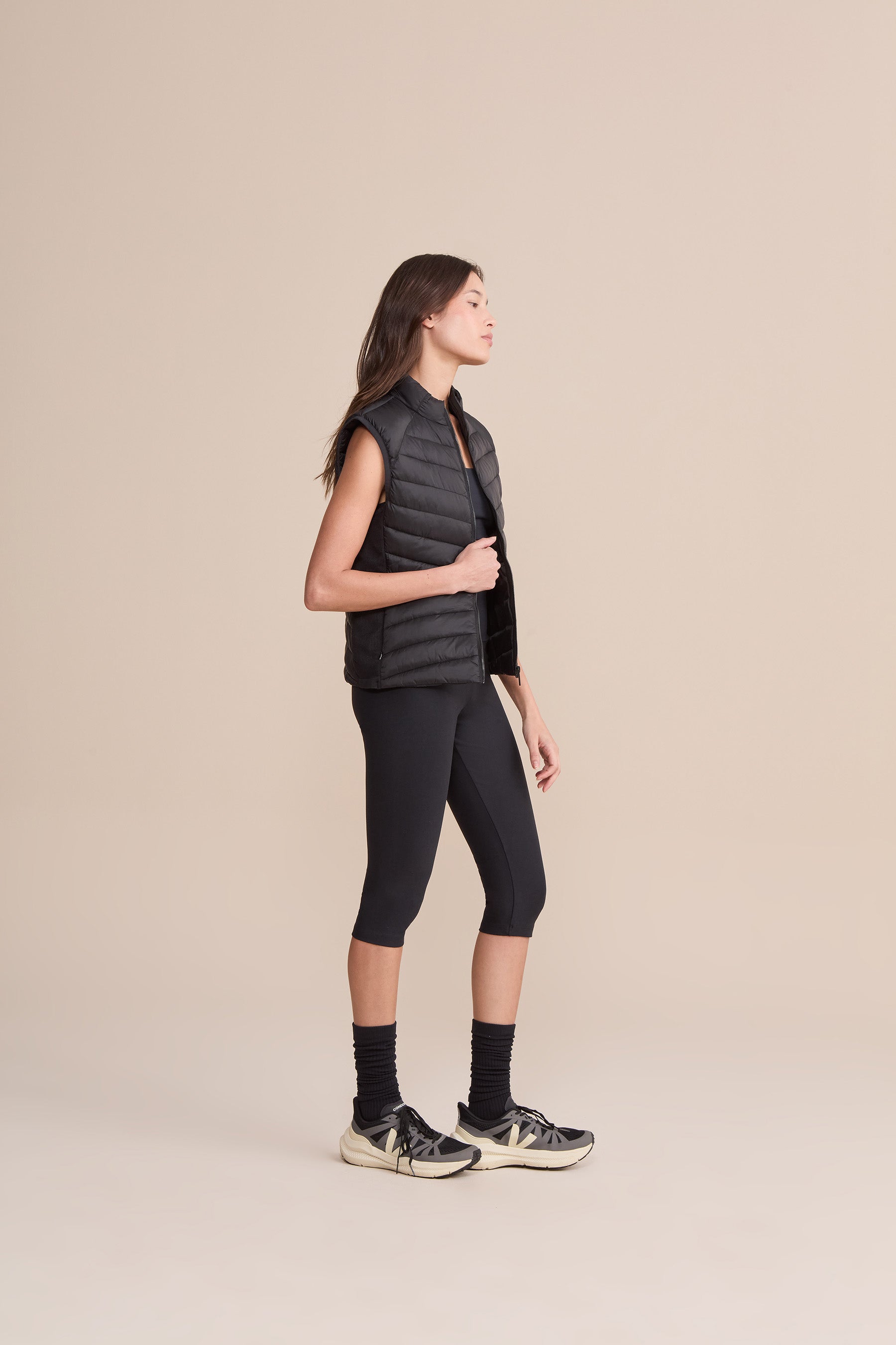 Lightweight Nylon Puffer Vest for Men & Women - Warm Winter Outdoor Jacket - Perfect for Hiking, Camping, and Casual Wear