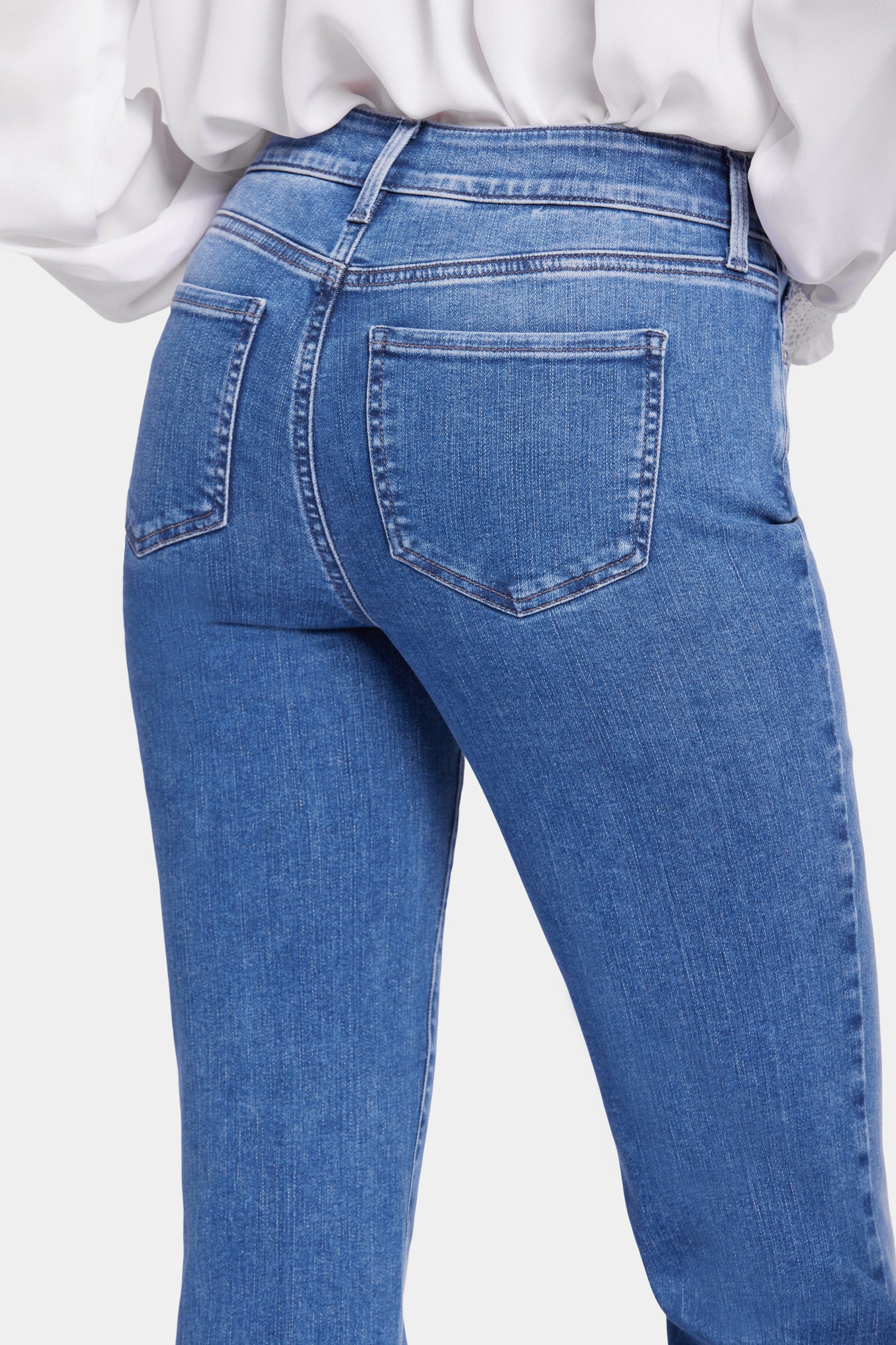 Blake Slim Flared Jeans for Petite Women - Stretchy Denim Pants with Flattering Fit | Perfect for Casual Wear & Night Out