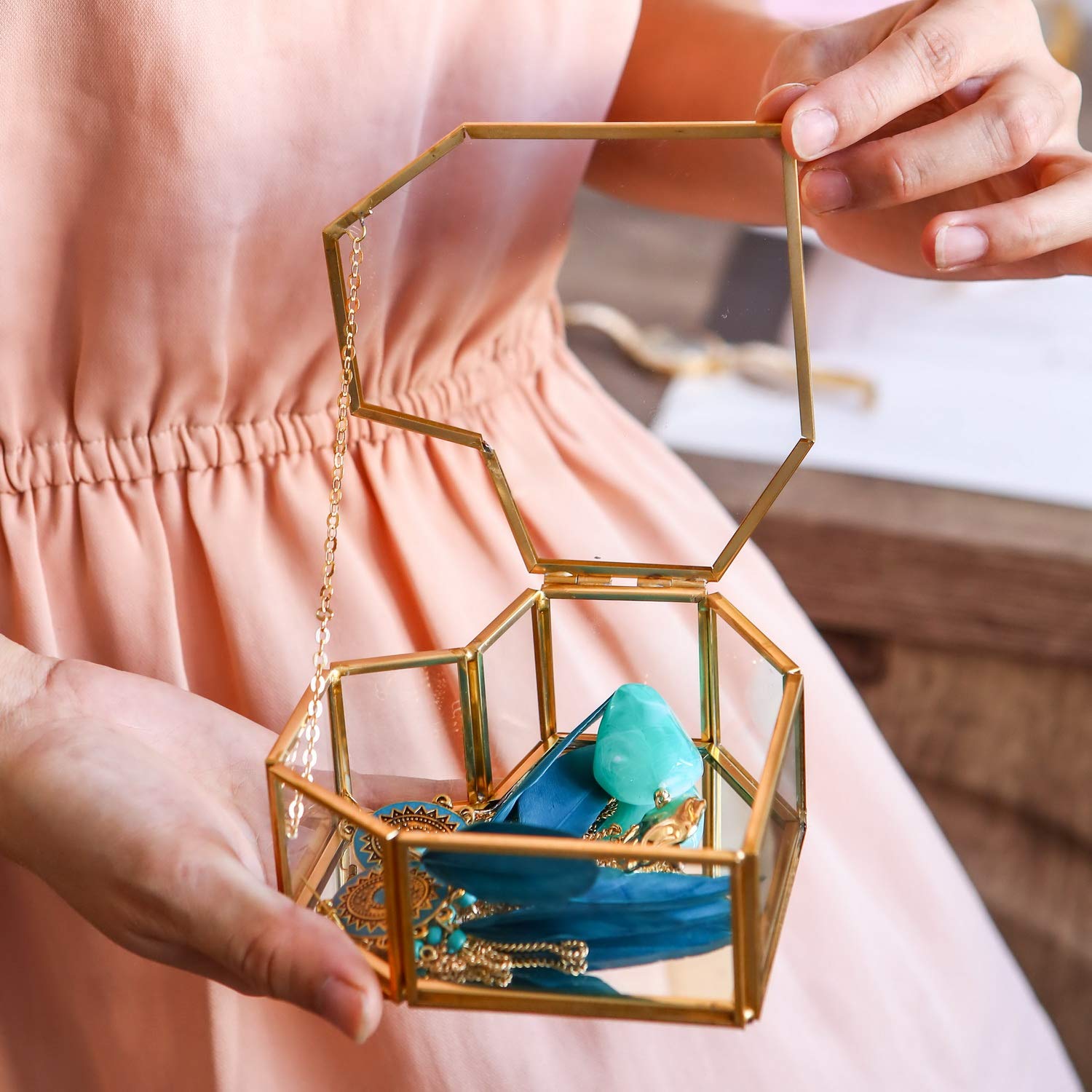 Heart-Shaped Golden Glass Jewelry Box with Gold Brass Edge - Small Clear Glass Jewelry Display Case & Organizer with Lid - Perfect for Desktop, Dresser, Bathroom Decor & Home Storage