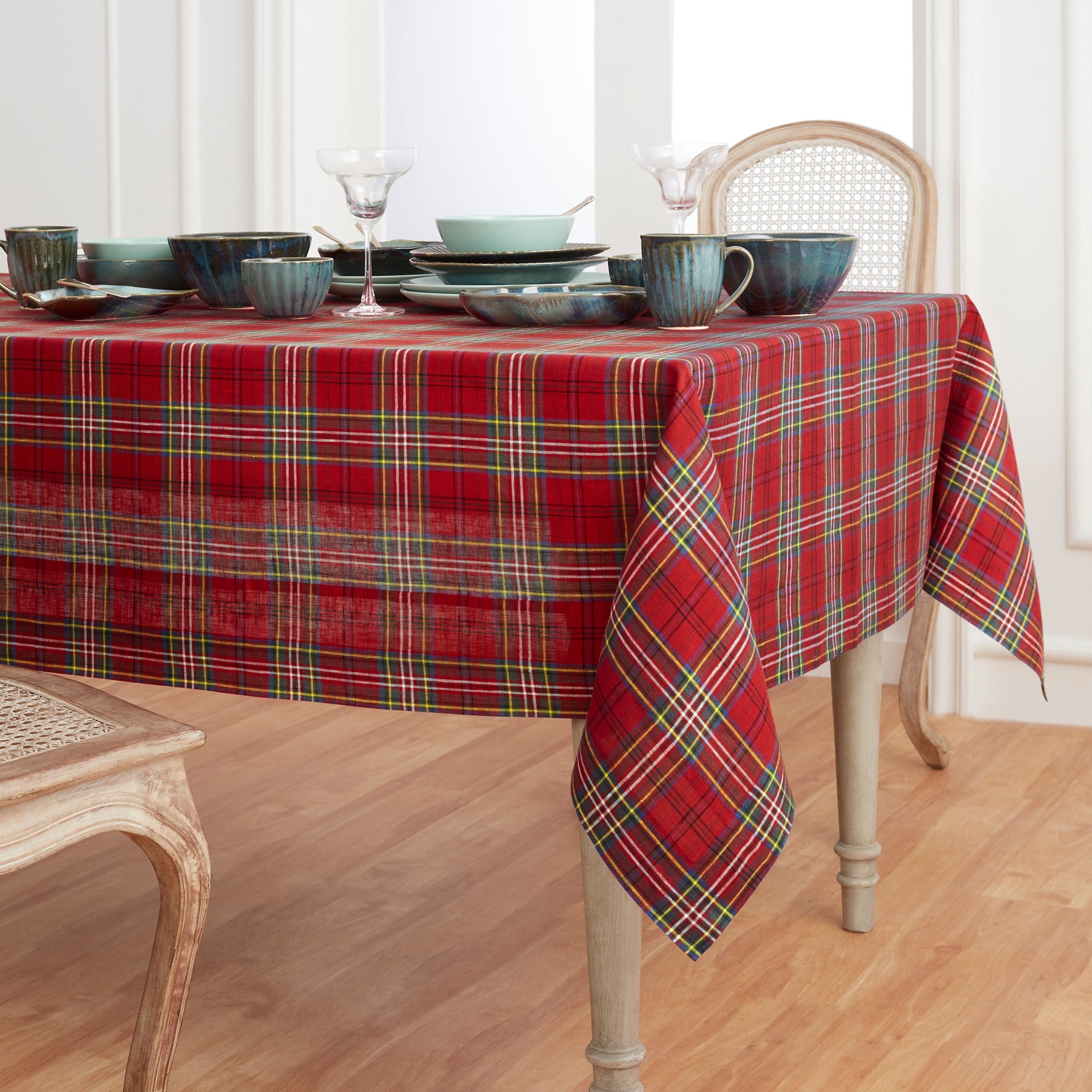 Classic Tartan Plaid Tablecloth - Premium Cotton Fabric, Waterproof & Wrinkle-Resistant - Perfect for Dining Tables, Picnics, and Holiday Decorations