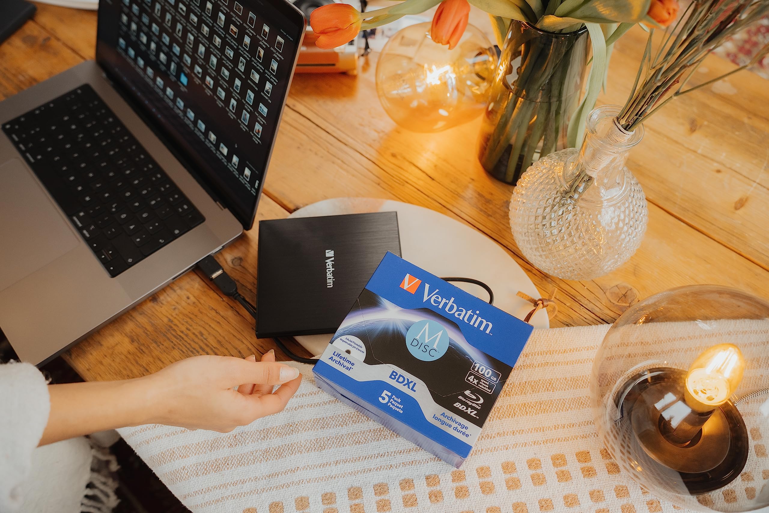 Verbatim Slimline External USB 3.2 Gen1 CD/DVD Burner with USB-C Connection - Includes USB-C to USB-A Cable - Compact & Thin Design - Perfect for Laptops, PCs & Data Backup