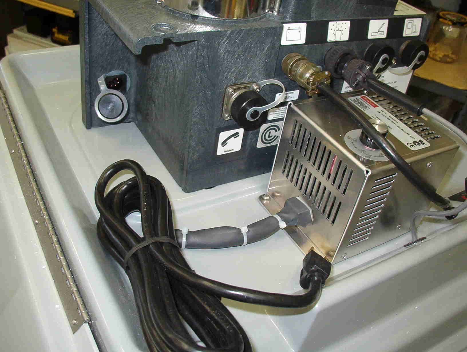 6712FR Controller Compartment Heater - High Performance Electric Heating Element for Industrial Equipment | Perfect for HVAC Systems, Manufacturing Machinery & Electrical Control Panels