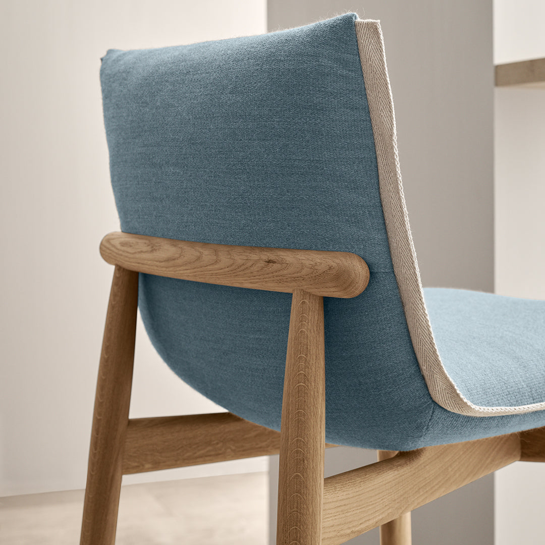 E006 Embrace Bar Stool - Modern Kitchen Counter Stool with Backrest, Adjustable Height & Swivel Base - Perfect for Breakfast Bars, Kitchen Islands & Home Bars
