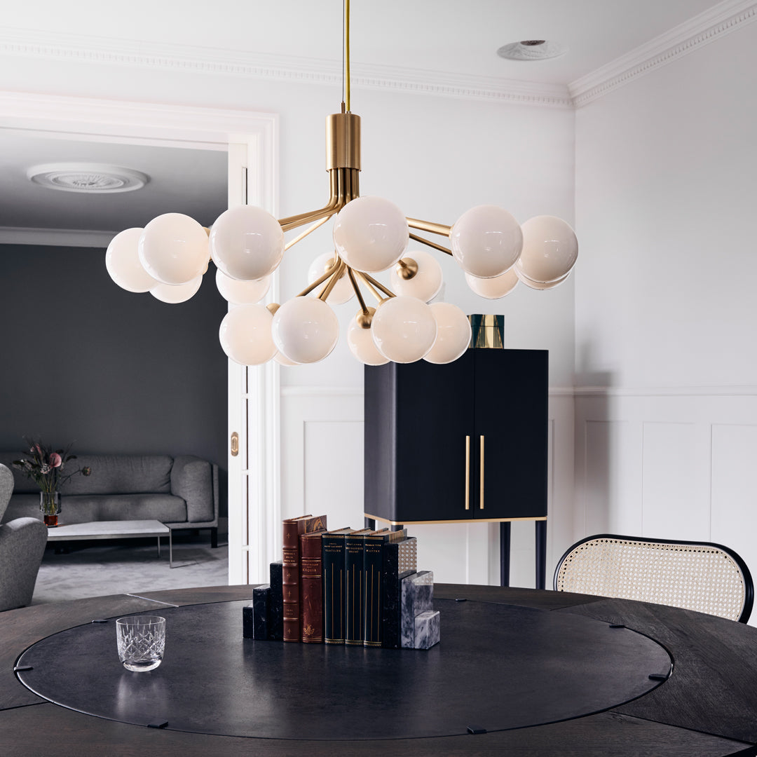 Apiales 18-Light Crystal Chandelier - Elegant Dining Room Lighting Fixture for Home Decor & Luxury Interior Design