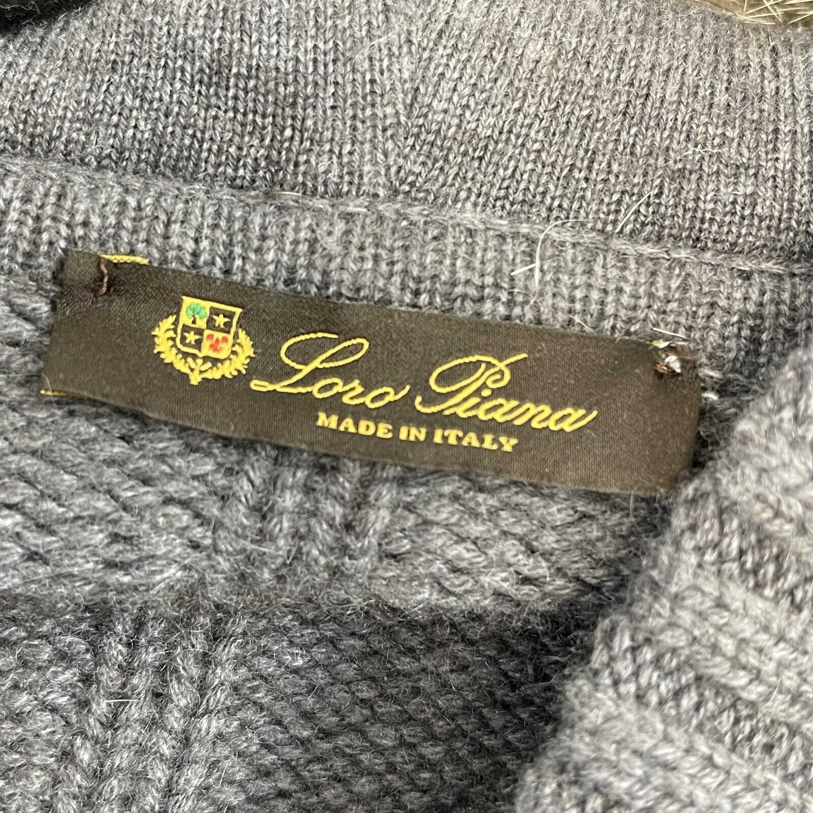 Loro Piana Cashmere Gray Cable Knit Toggle Fox Fur Hooded Cardigan Sweater - Women's Size IT40 (US4) - Luxury Winter Outerwear for Cold Weather & Special Occasions