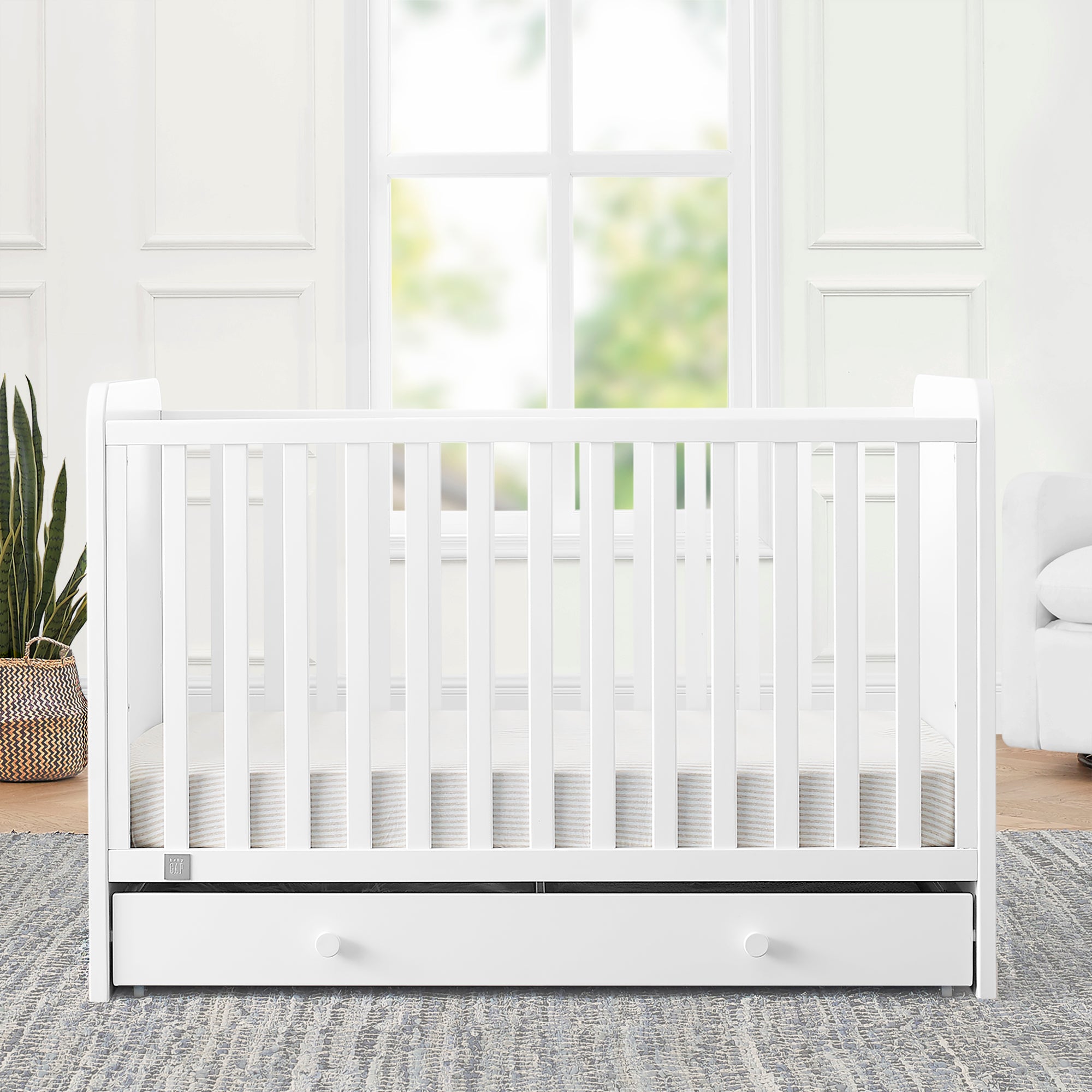 BabyGap Graham 4-in-1 Convertible Crib with Storage Drawer - Nursery Furniture for Newborns to Toddlers - Perfect for Small Spaces & Modern Nurseries