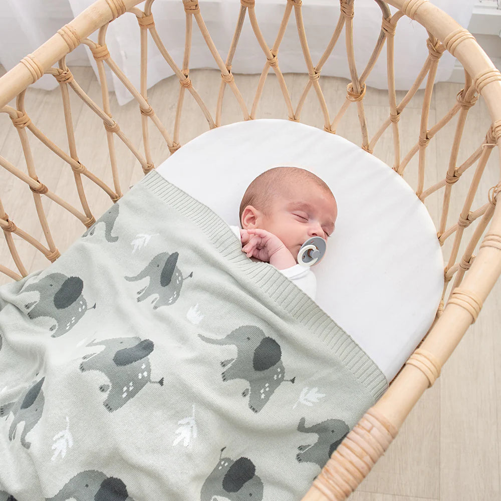 Soft Cotton Knit Baby Blanket with Cute Elephant Design - Cozy & Breathable for Newborns & Toddlers - Perfect for Nursery, Stroller, Swaddling & Gift Giving